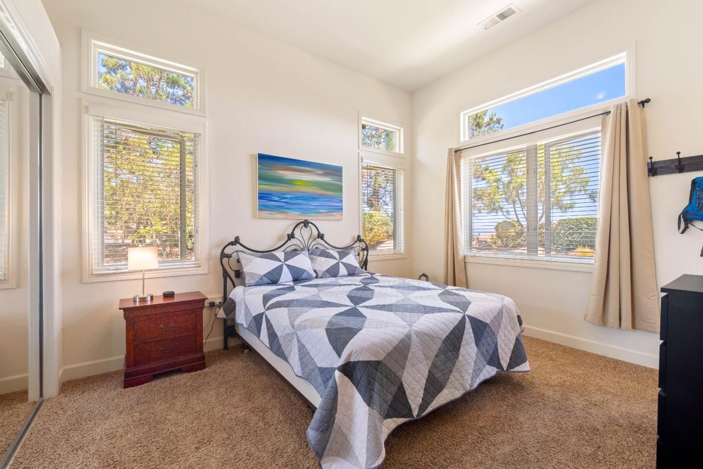 Detail Gallery Image 33 of 46 For 27812 Crowne Point Dr, Salinas,  CA 93908 - 4 Beds | 3/1 Baths