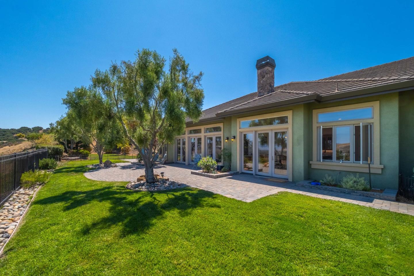 Detail Gallery Image 39 of 46 For 27812 Crowne Point Dr, Salinas,  CA 93908 - 4 Beds | 3/1 Baths