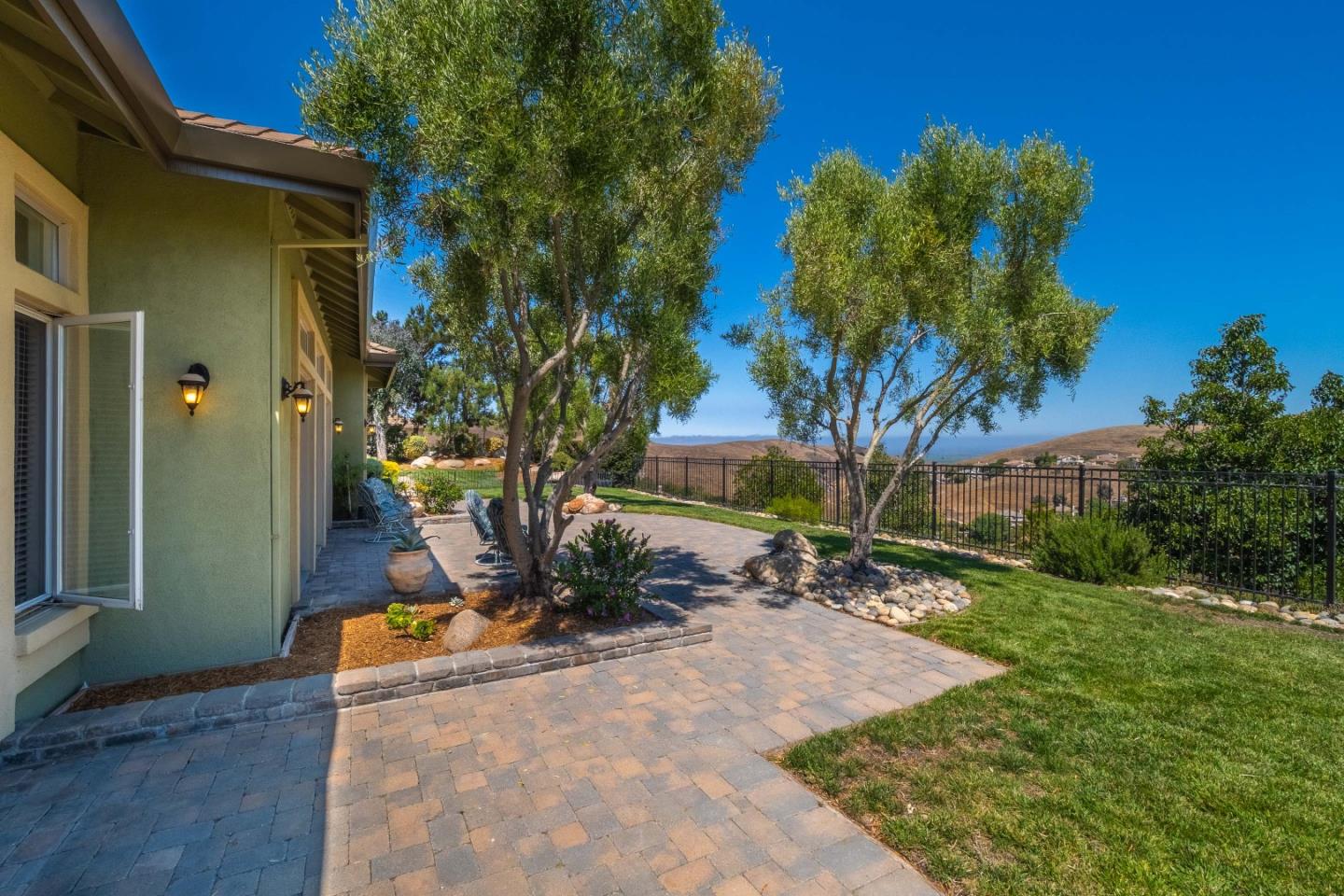 Detail Gallery Image 40 of 46 For 27812 Crowne Point Dr, Salinas,  CA 93908 - 4 Beds | 3/1 Baths