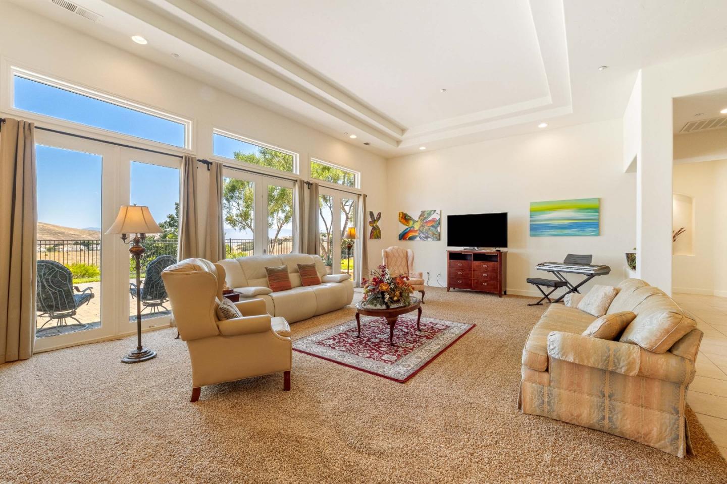 Detail Gallery Image 6 of 46 For 27812 Crowne Point Dr, Salinas,  CA 93908 - 4 Beds | 3/1 Baths