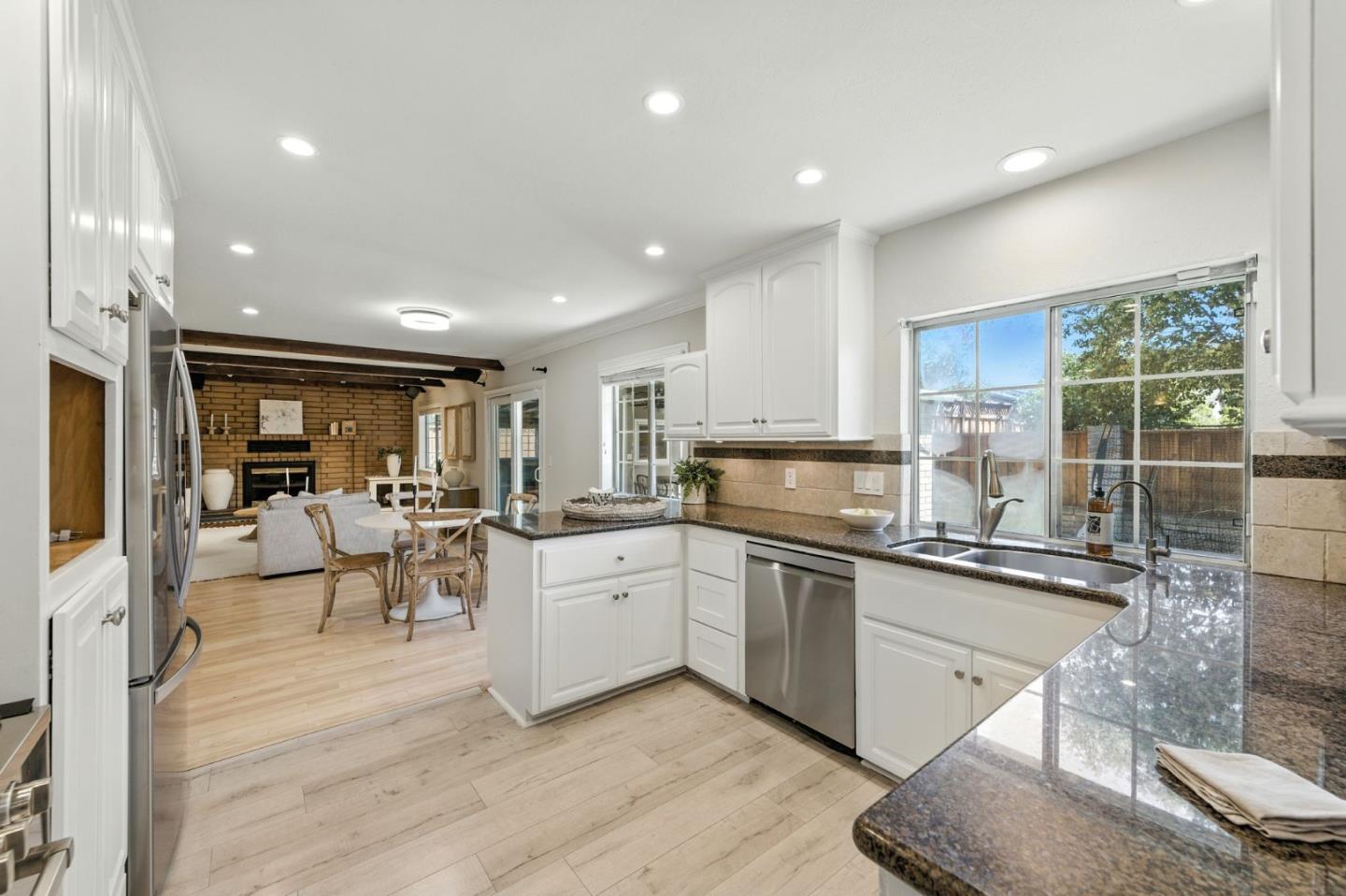 Detail Gallery Image 15 of 56 For 112 Bacigalupi Dr, Los Gatos,  CA 95032 - 4 Beds | 3 Baths