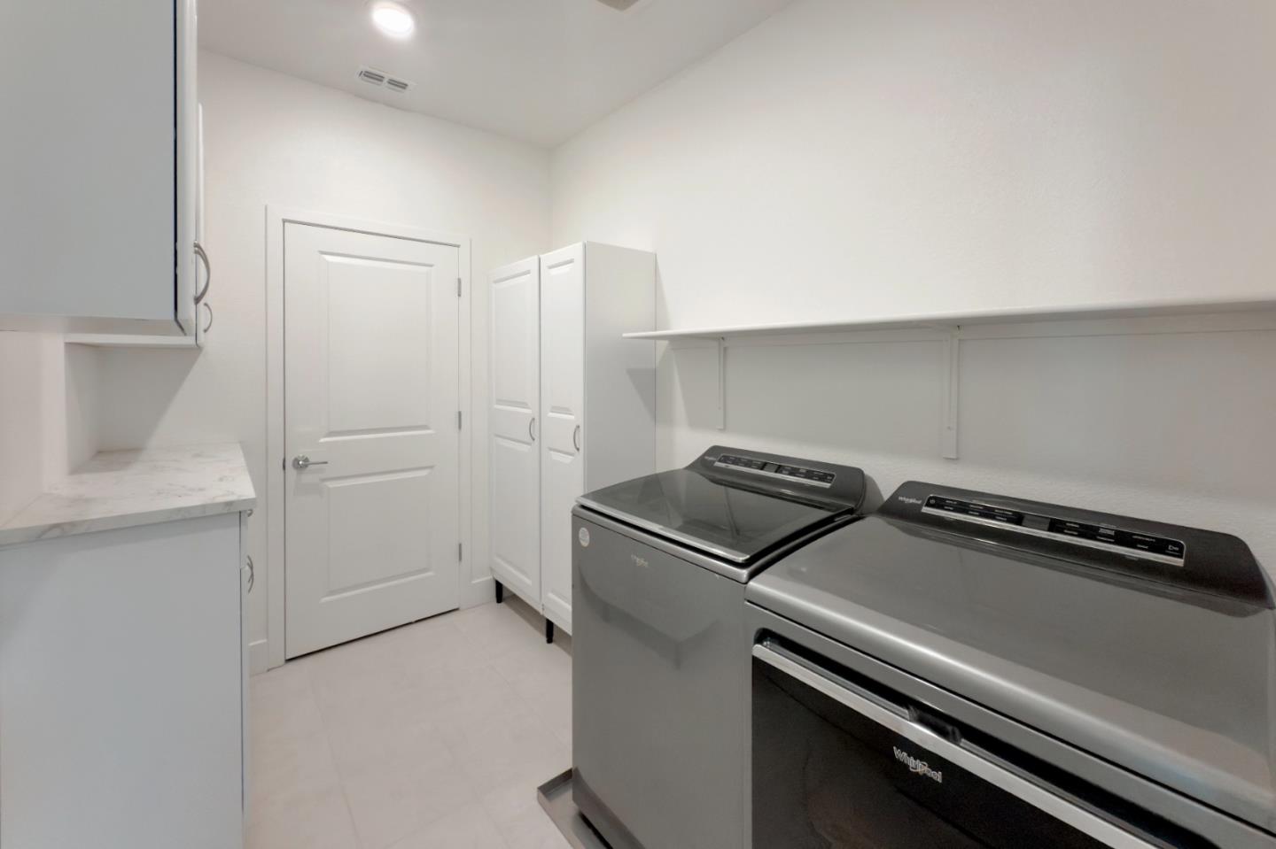 Detail Gallery Image 28 of 56 For 1991 Rosemary Dr, Hollister,  CA 95023 - 5 Beds | 4 Baths