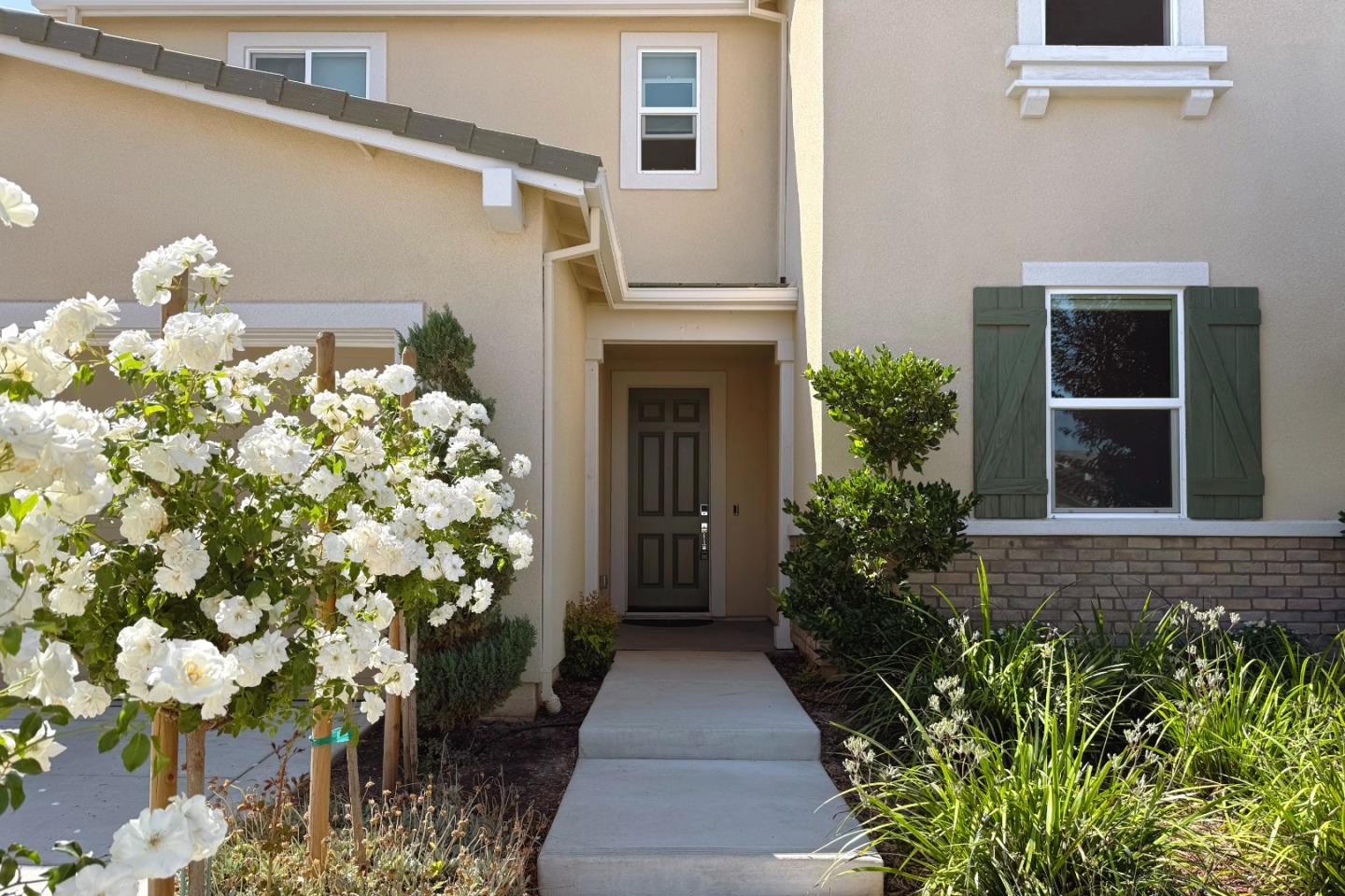 Detail Gallery Image 3 of 56 For 1991 Rosemary Dr, Hollister,  CA 95023 - 5 Beds | 4 Baths