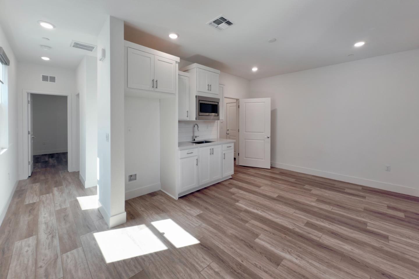 Detail Gallery Image 39 of 56 For 1991 Rosemary Dr, Hollister,  CA 95023 - 5 Beds | 4 Baths