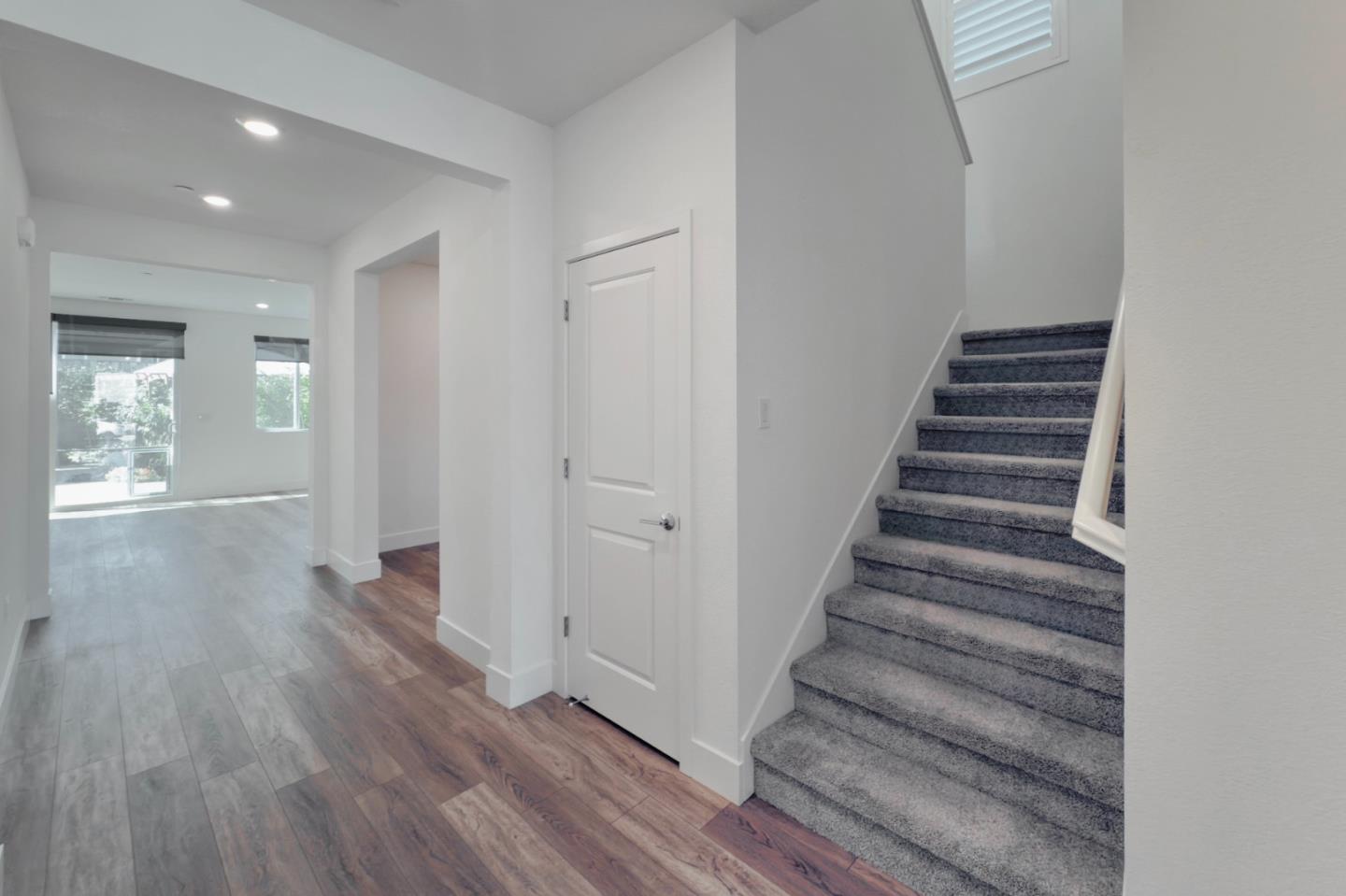 Detail Gallery Image 5 of 56 For 1991 Rosemary Dr, Hollister,  CA 95023 - 5 Beds | 4 Baths