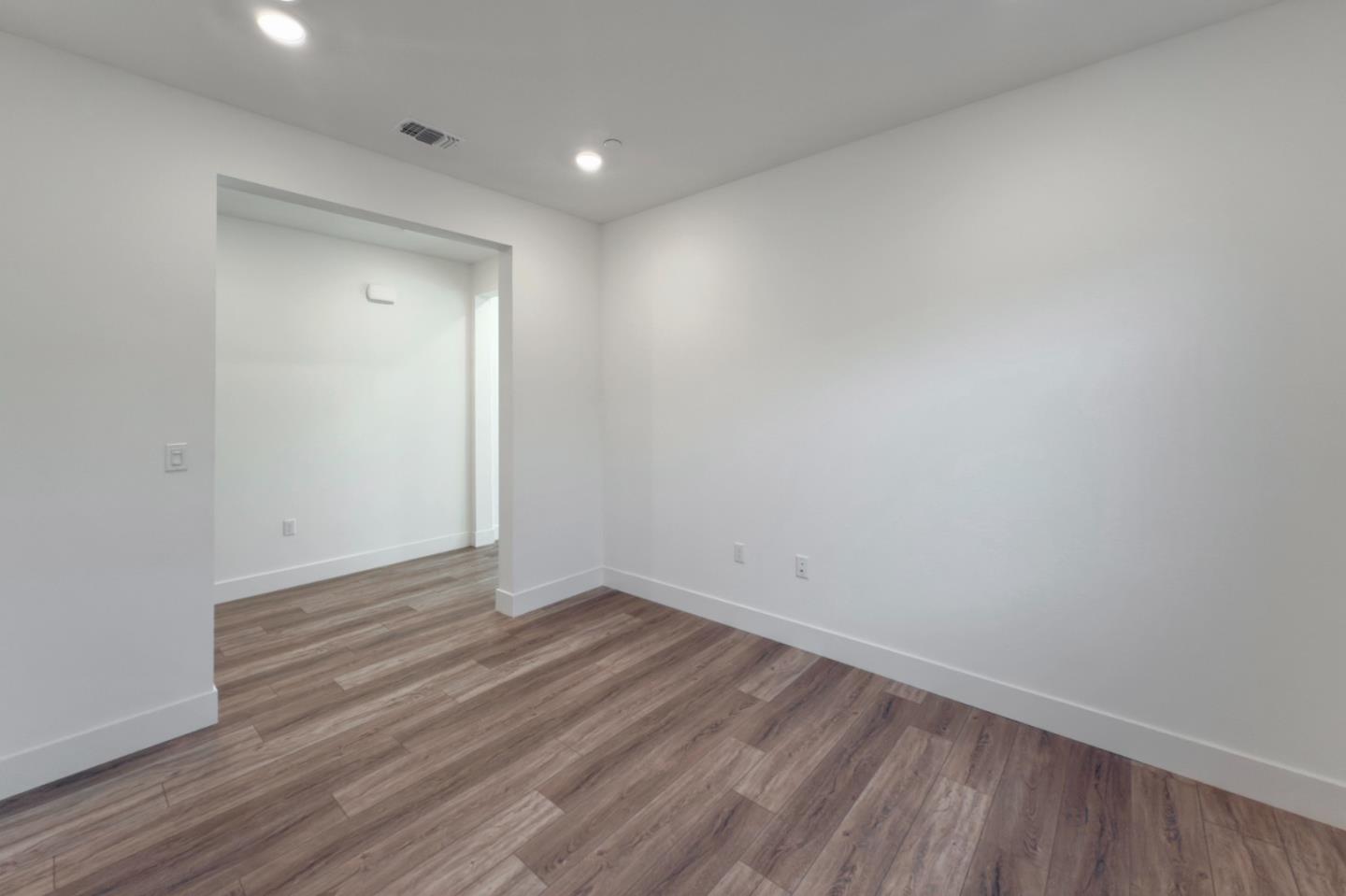 Detail Gallery Image 9 of 56 For 1991 Rosemary Dr, Hollister,  CA 95023 - 5 Beds | 4 Baths