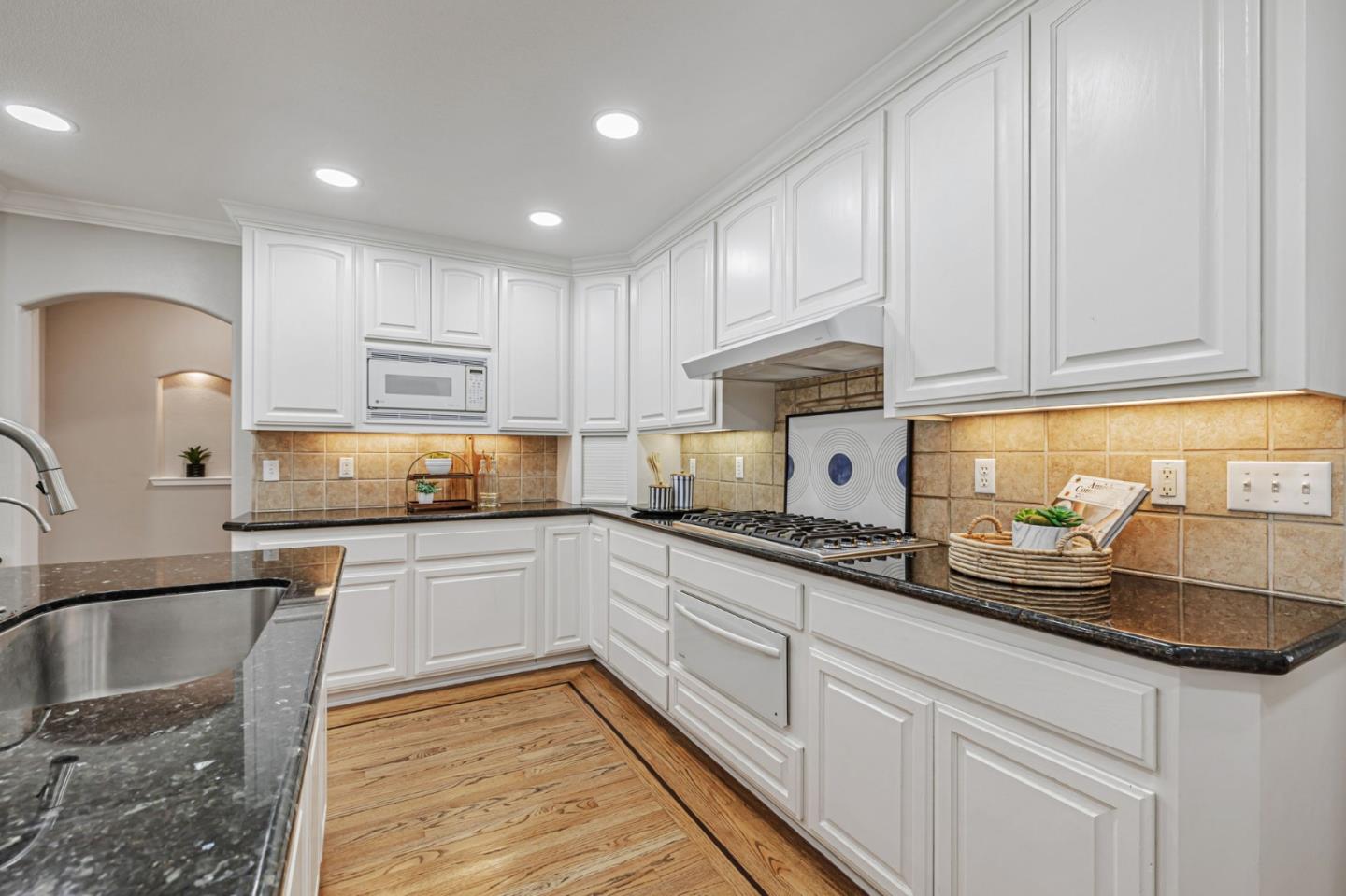 Detail Gallery Image 12 of 42 For 5121 Noella Way, San Jose,  CA 95124 - 3 Beds | 2 Baths