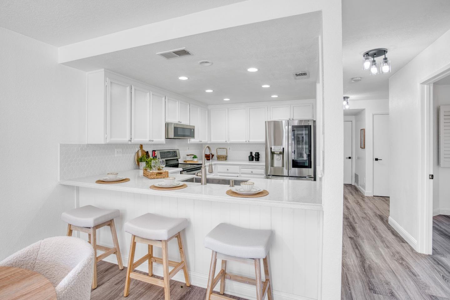 Detail Gallery Image 10 of 38 For 340 N Wildwood, Hercules,  CA 94547 - 3 Beds | 2/1 Baths