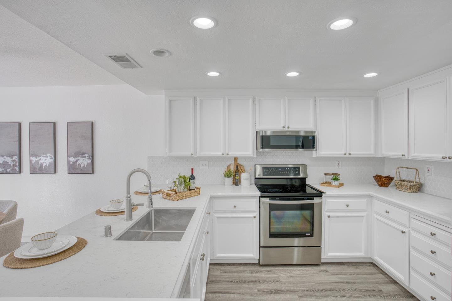 Detail Gallery Image 11 of 38 For 340 N Wildwood, Hercules,  CA 94547 - 3 Beds | 2/1 Baths