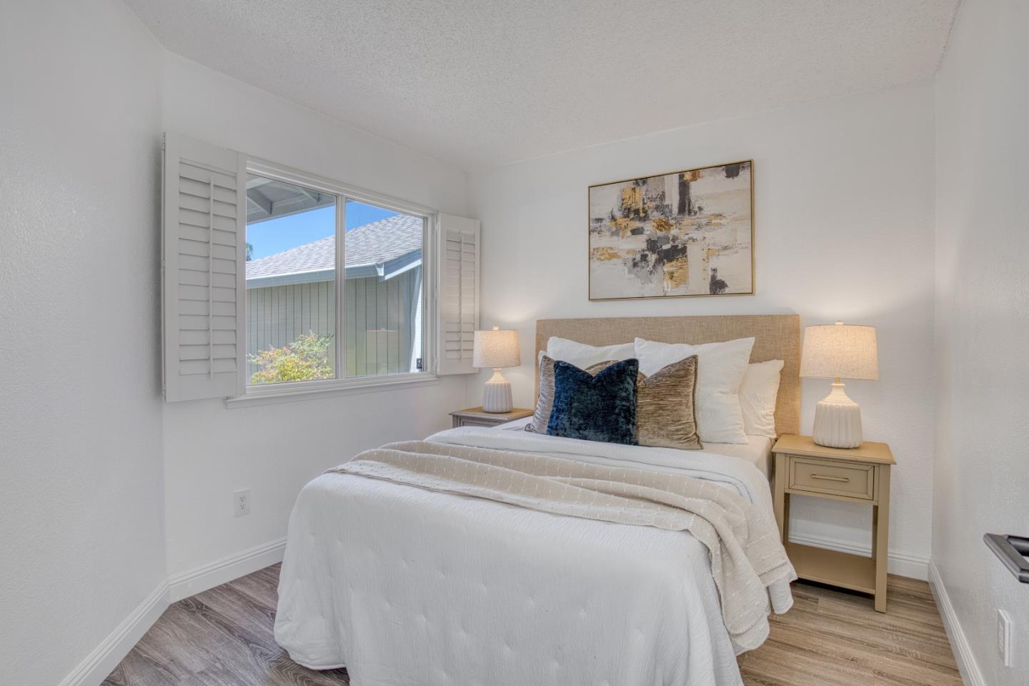 Detail Gallery Image 13 of 38 For 340 N Wildwood, Hercules,  CA 94547 - 3 Beds | 2/1 Baths