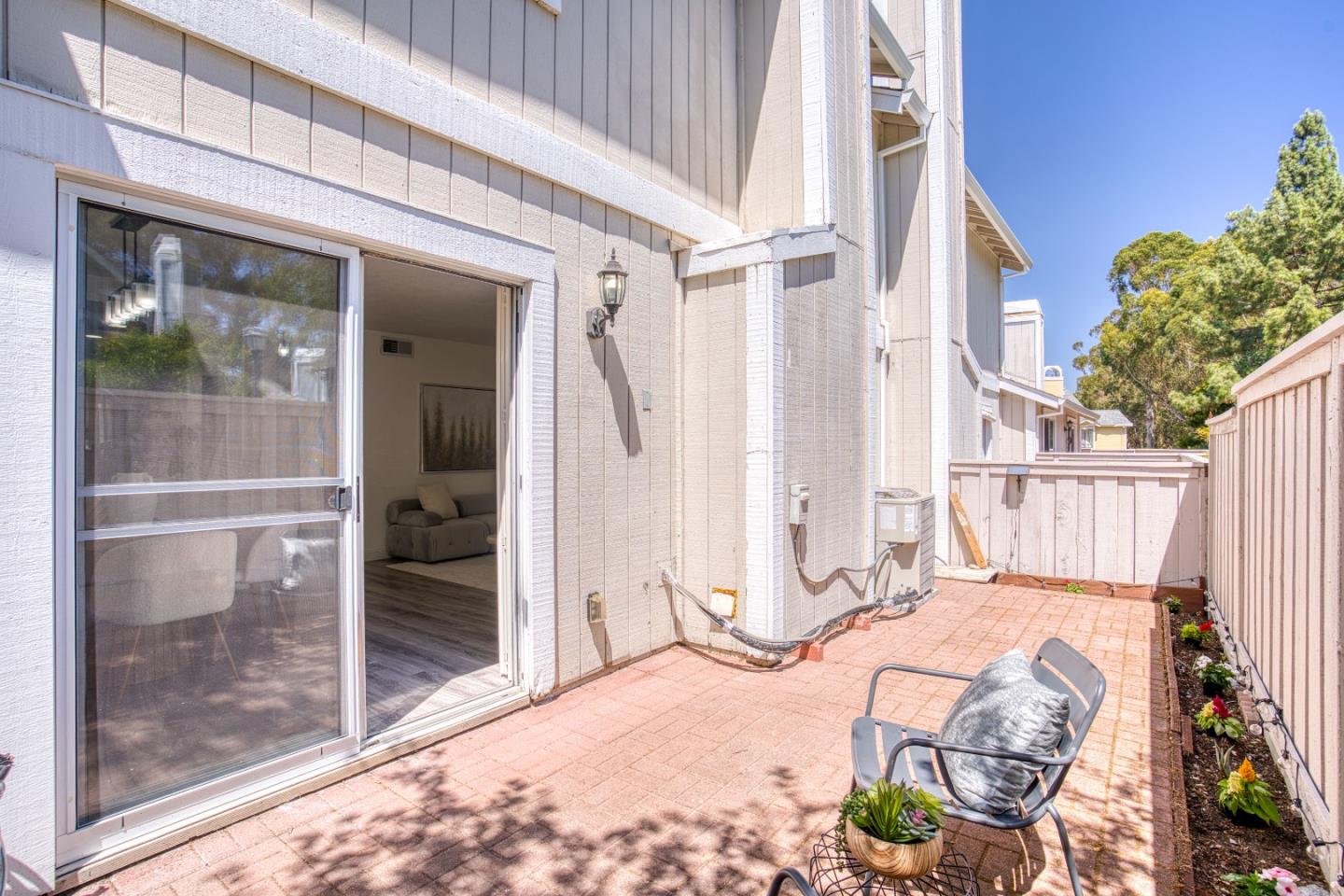 Detail Gallery Image 15 of 38 For 340 N Wildwood, Hercules,  CA 94547 - 3 Beds | 2/1 Baths