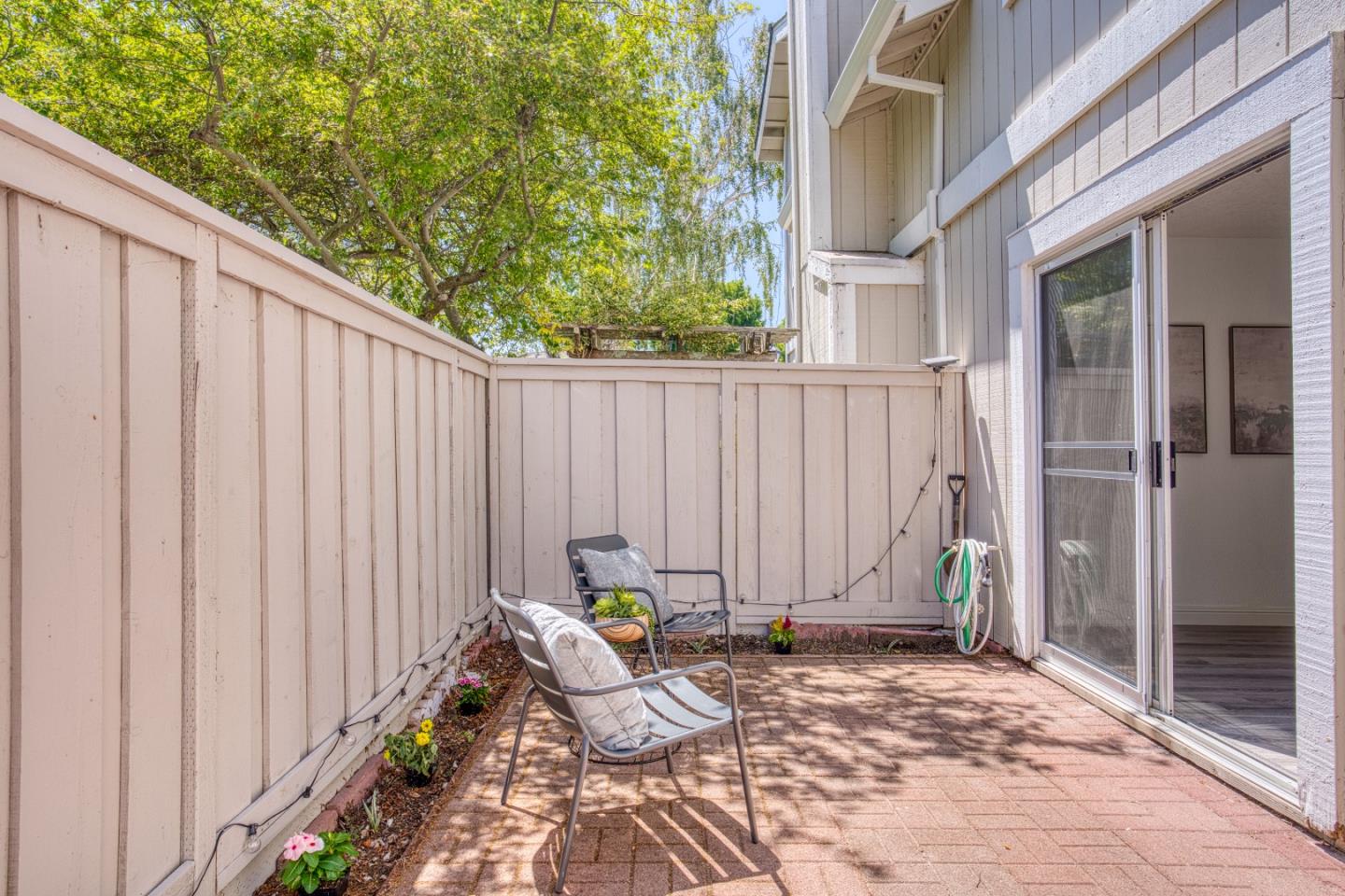 Detail Gallery Image 16 of 38 For 340 N Wildwood, Hercules,  CA 94547 - 3 Beds | 2/1 Baths