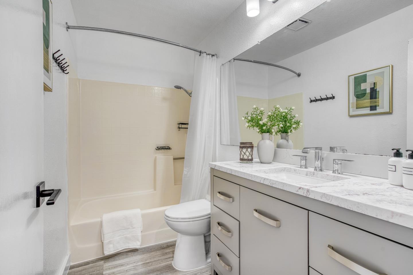 Detail Gallery Image 24 of 38 For 340 N Wildwood, Hercules,  CA 94547 - 3 Beds | 2/1 Baths