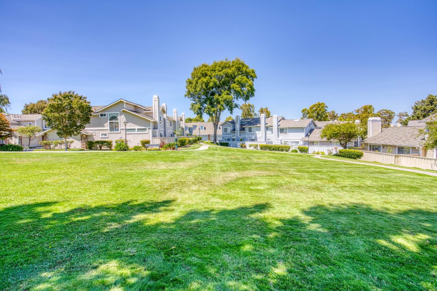 Detail Gallery Image 35 of 38 For 340 N Wildwood, Hercules,  CA 94547 - 3 Beds | 2/1 Baths