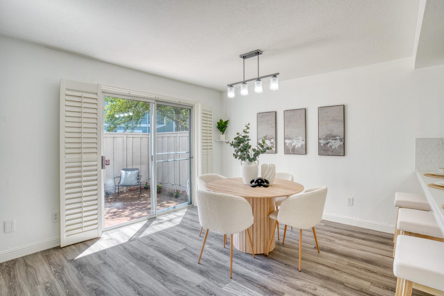 Detail Gallery Image 6 of 38 For 340 N Wildwood, Hercules,  CA 94547 - 3 Beds | 2/1 Baths