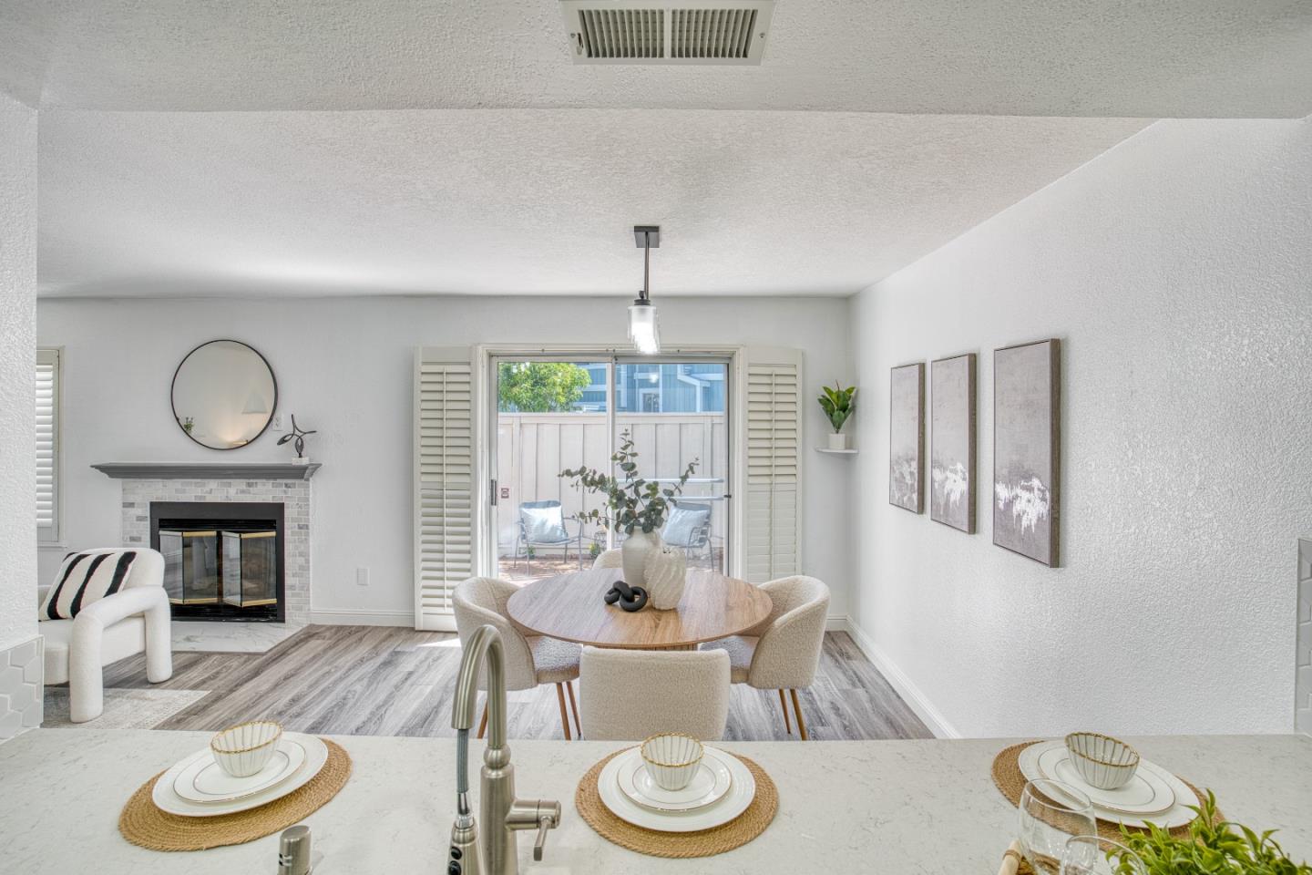 Detail Gallery Image 8 of 38 For 340 N Wildwood, Hercules,  CA 94547 - 3 Beds | 2/1 Baths