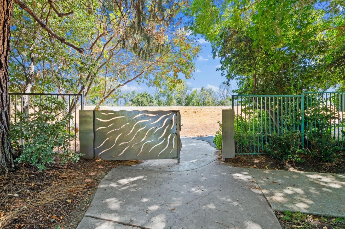Detail Gallery Image 33 of 36 For 803 Debut Ct, San Jose,  CA 95134 - 2 Beds | 2 Baths
