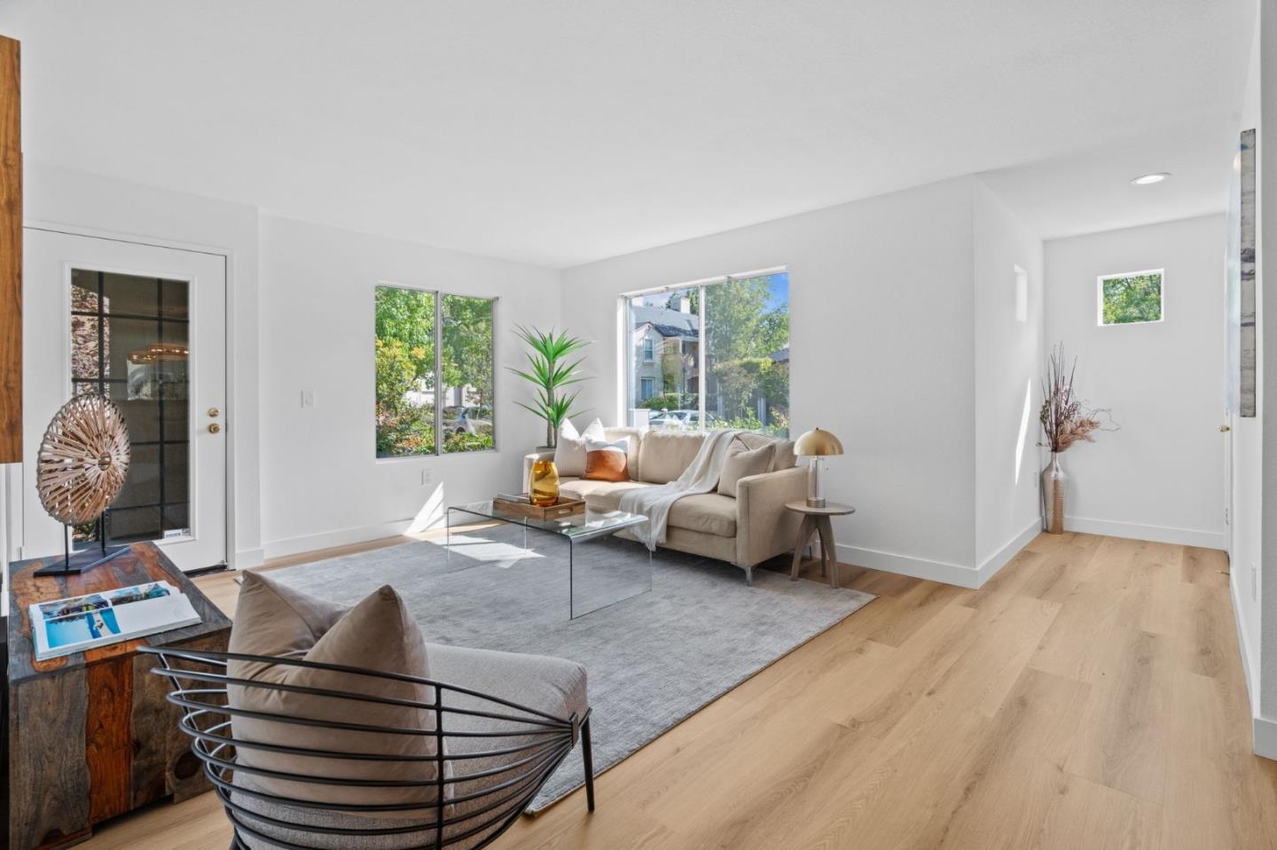 Detail Gallery Image 5 of 36 For 803 Debut Ct, San Jose,  CA 95134 - 2 Beds | 2 Baths