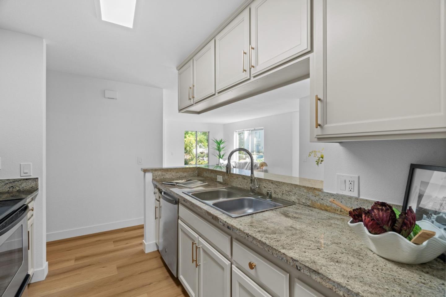 Detail Gallery Image 8 of 36 For 803 Debut Ct, San Jose,  CA 95134 - 2 Beds | 2 Baths