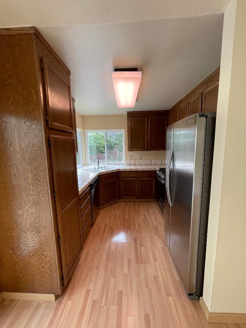 Detail Gallery Image 12 of 51 For 1077 Ofarrell Ct, Salinas,  CA 93907 - 3 Beds | 2 Baths