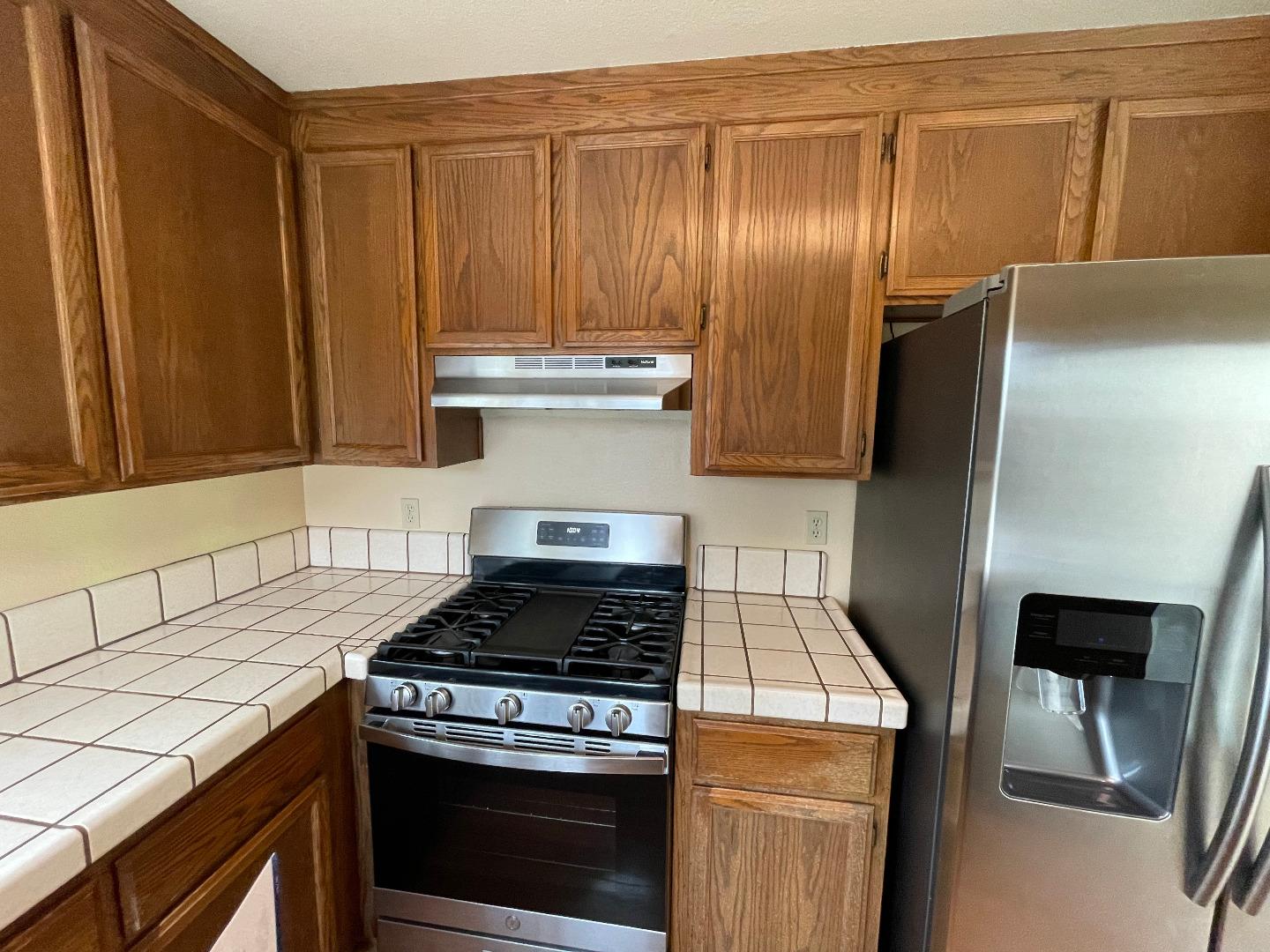 Detail Gallery Image 13 of 51 For 1077 Ofarrell Ct, Salinas,  CA 93907 - 3 Beds | 2 Baths
