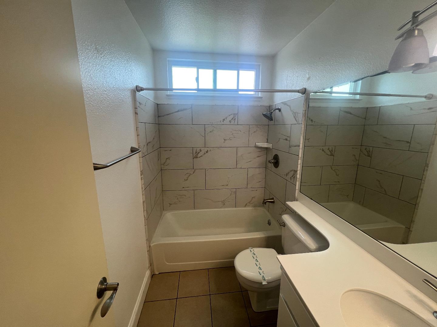 Detail Gallery Image 18 of 51 For 1077 Ofarrell Ct, Salinas,  CA 93907 - 3 Beds | 2 Baths