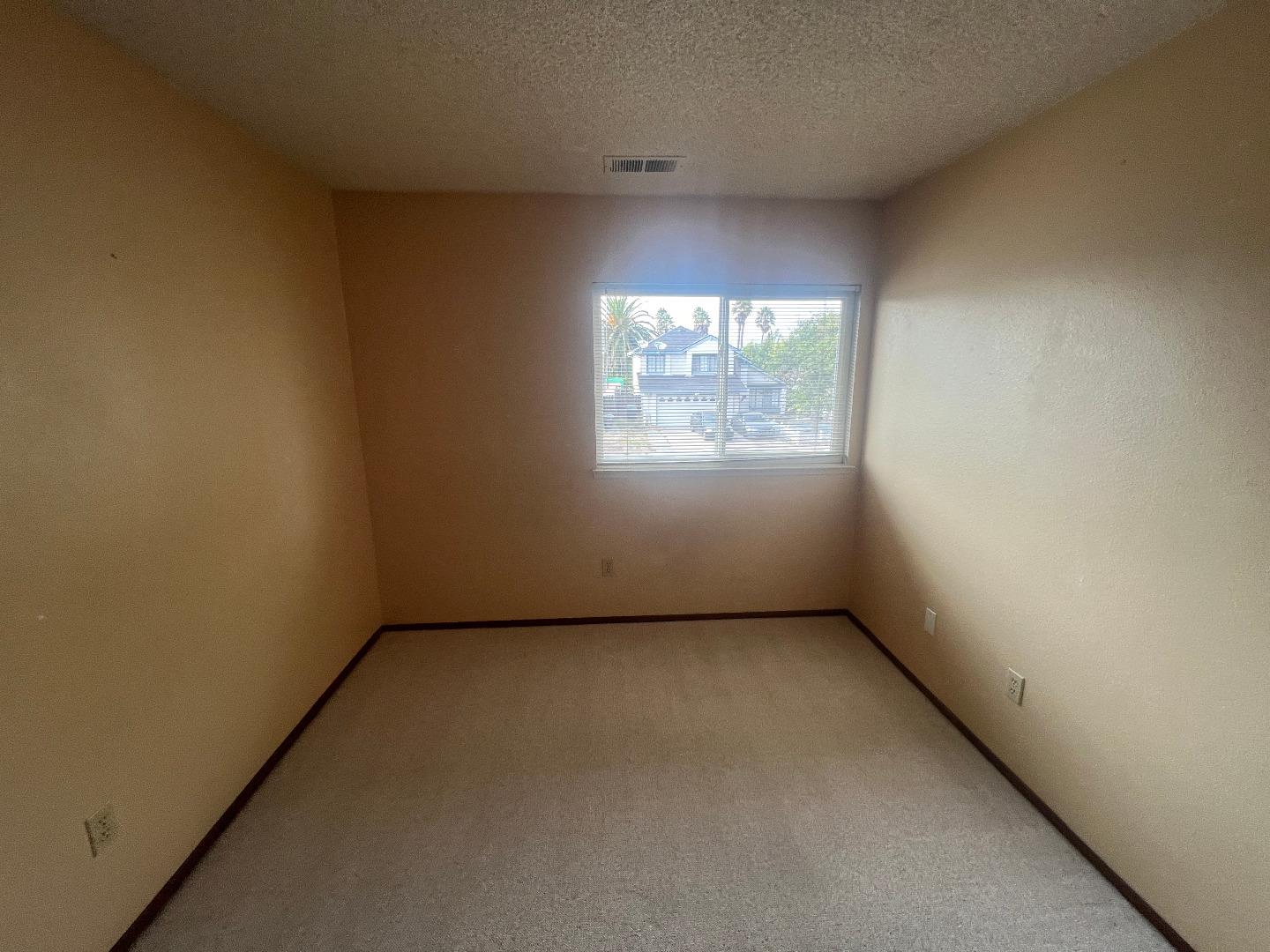 Detail Gallery Image 30 of 51 For 1077 Ofarrell Ct, Salinas,  CA 93907 - 3 Beds | 2 Baths