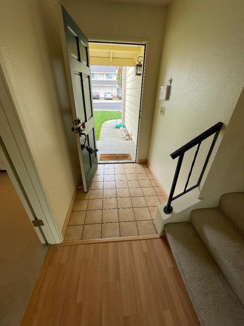 Detail Gallery Image 4 of 51 For 1077 Ofarrell Ct, Salinas,  CA 93907 - 3 Beds | 2 Baths
