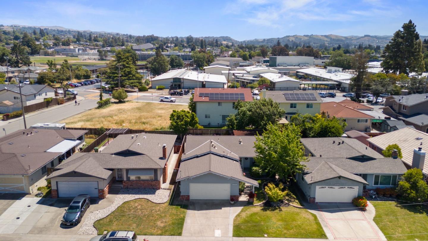 Detail Gallery Image 37 of 45 For 19336 Garrison Ave, Castro Valley,  CA 94546 - 3 Beds | 2 Baths