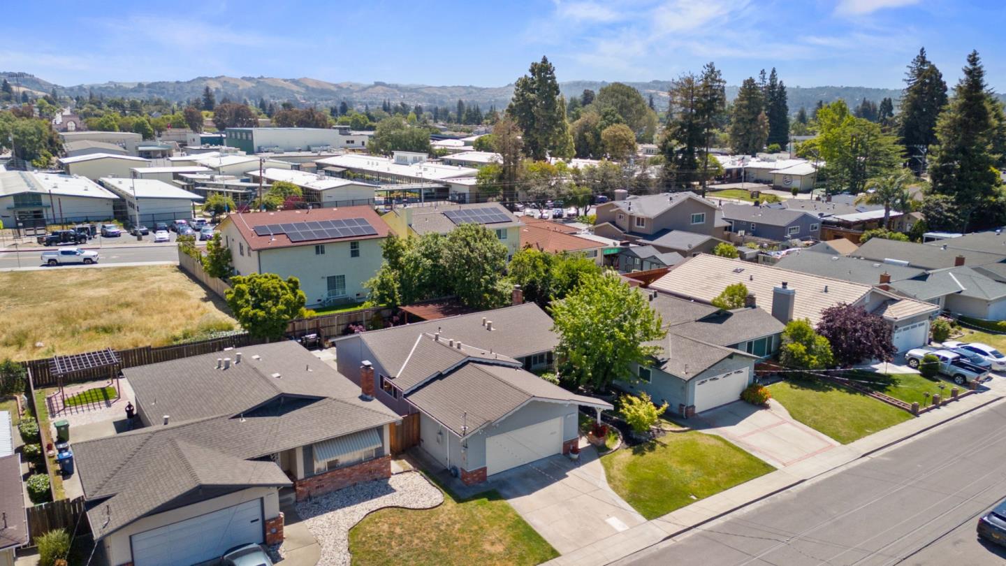 Detail Gallery Image 39 of 45 For 19336 Garrison Ave, Castro Valley,  CA 94546 - 3 Beds | 2 Baths