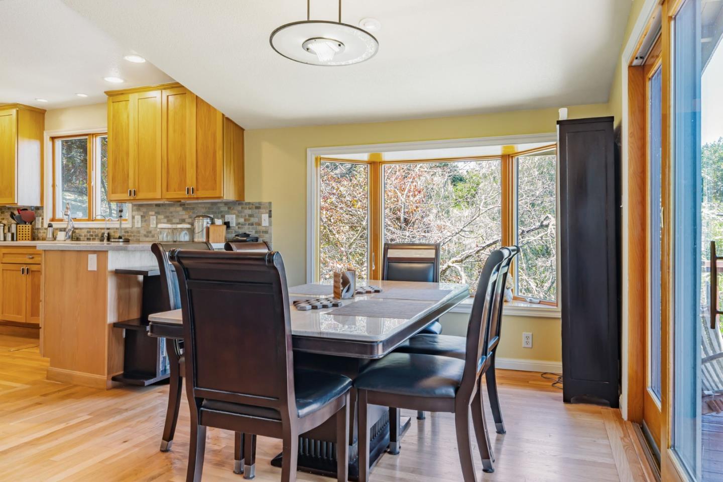 Detail Gallery Image 10 of 32 For 514 Live Oak Ln, Redwood City,  CA 94062 - 4 Beds | 2/1 Baths