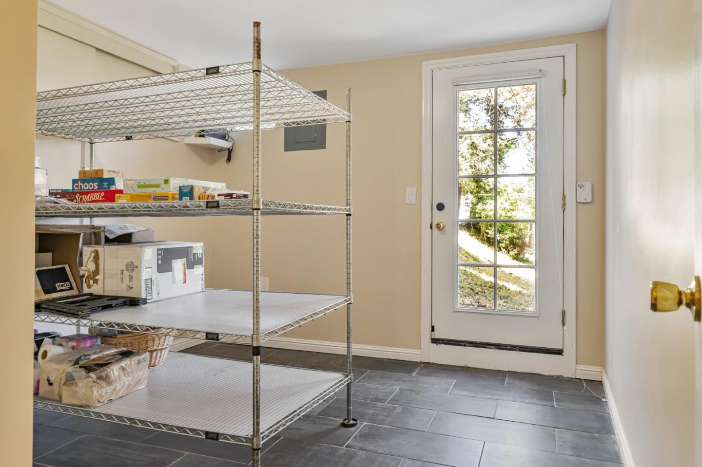 Detail Gallery Image 12 of 32 For 514 Live Oak Ln, Redwood City,  CA 94062 - 4 Beds | 2/1 Baths