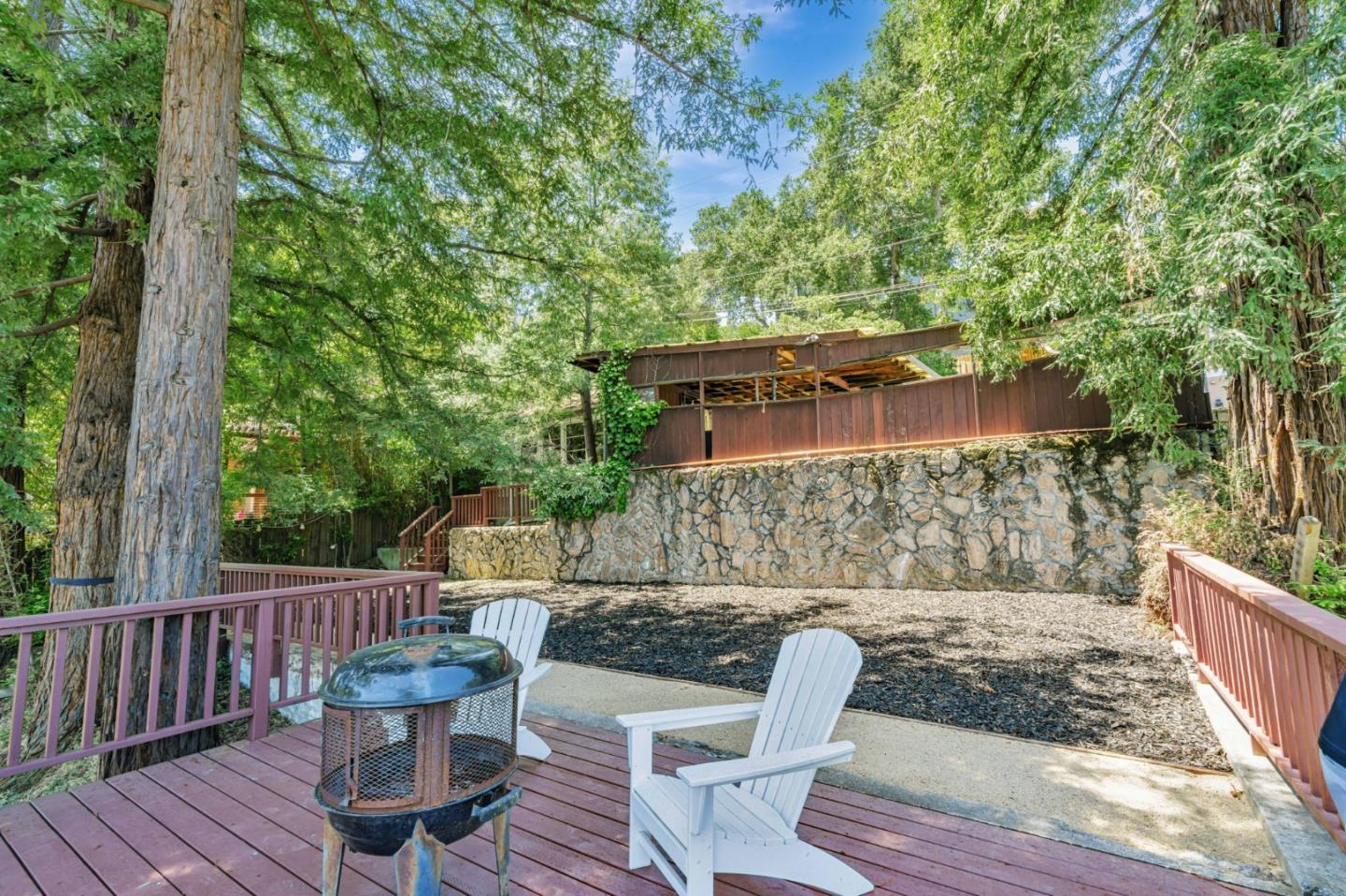 Detail Gallery Image 17 of 32 For 514 Live Oak Ln, Redwood City,  CA 94062 - 4 Beds | 2/1 Baths