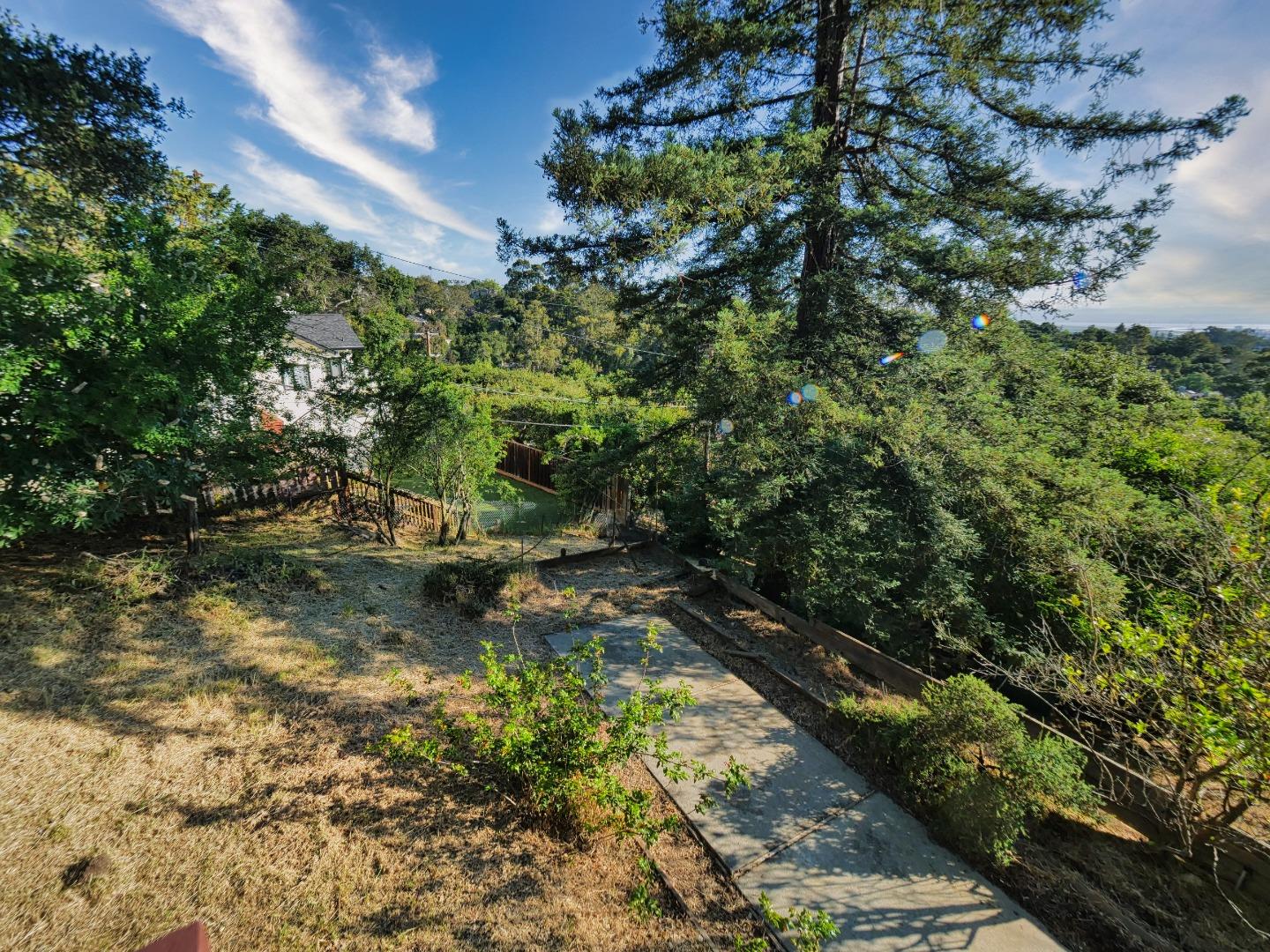 Detail Gallery Image 20 of 32 For 514 Live Oak Ln, Redwood City,  CA 94062 - 4 Beds | 2/1 Baths