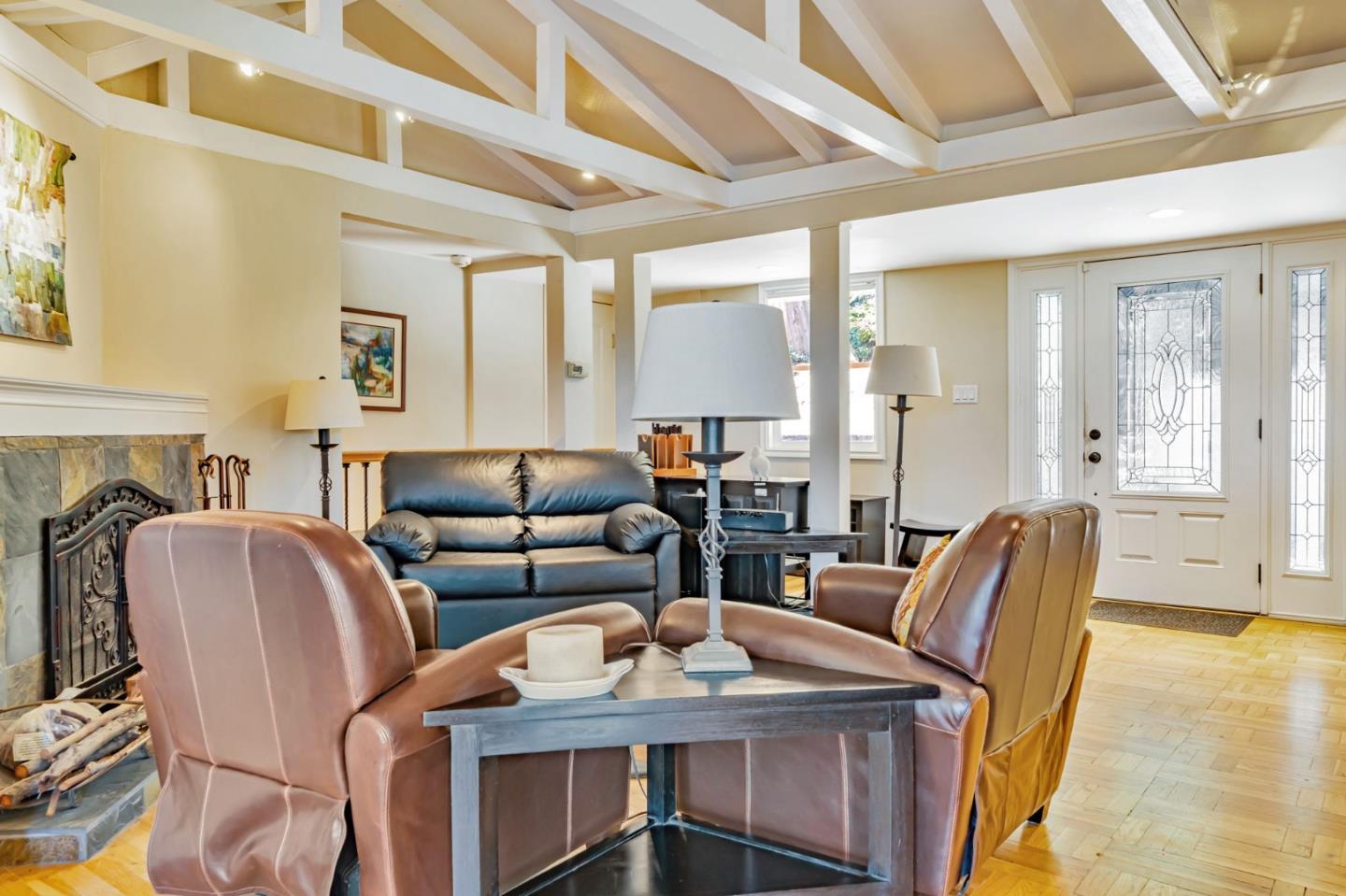Detail Gallery Image 5 of 32 For 514 Live Oak Ln, Redwood City,  CA 94062 - 4 Beds | 2/1 Baths