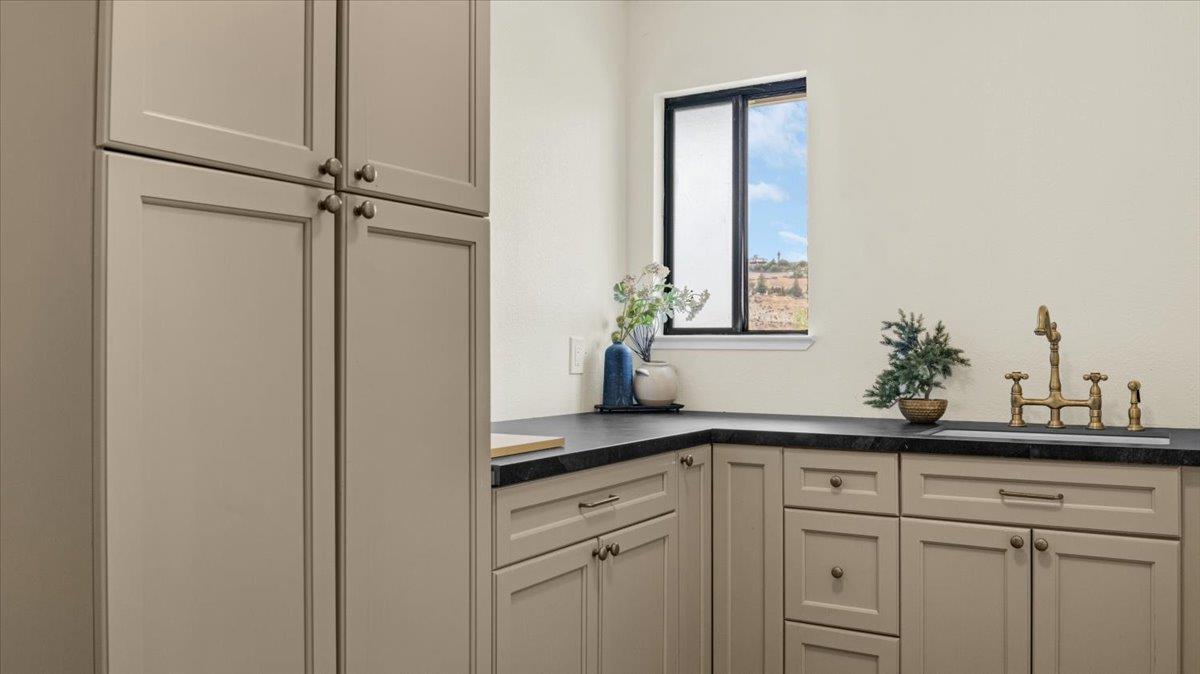 Detail Gallery Image 21 of 32 For 352 Cowden Rd, Hollister,  CA 95023 - 3 Beds | 2 Baths