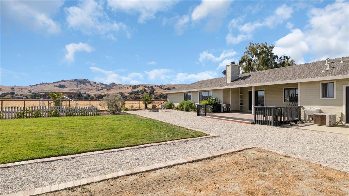 Detail Gallery Image 25 of 32 For 352 Cowden Rd, Hollister,  CA 95023 - 3 Beds | 2 Baths