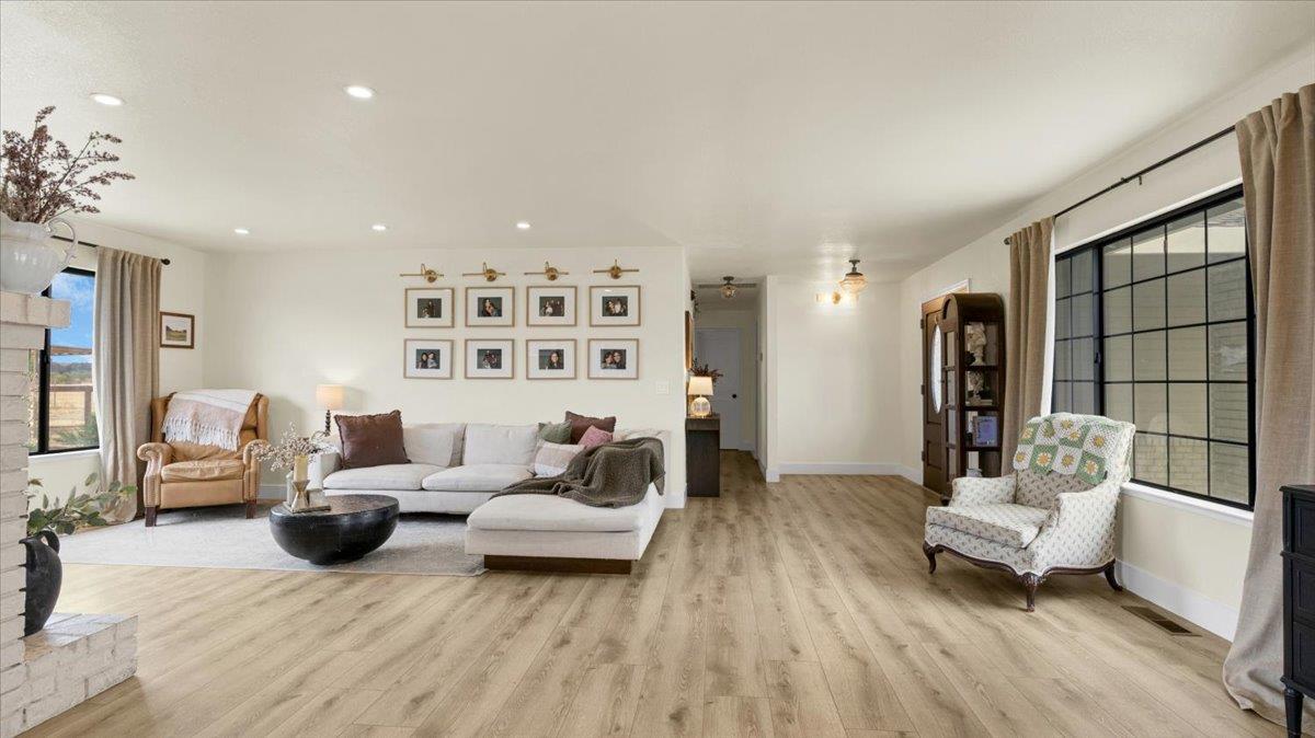 Detail Gallery Image 3 of 32 For 352 Cowden Rd, Hollister,  CA 95023 - 3 Beds | 2 Baths