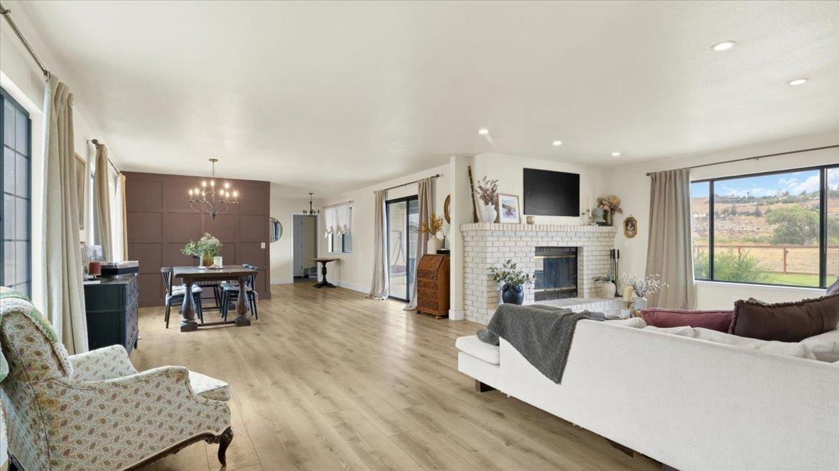 Detail Gallery Image 6 of 32 For 352 Cowden Rd, Hollister,  CA 95023 - 3 Beds | 2 Baths