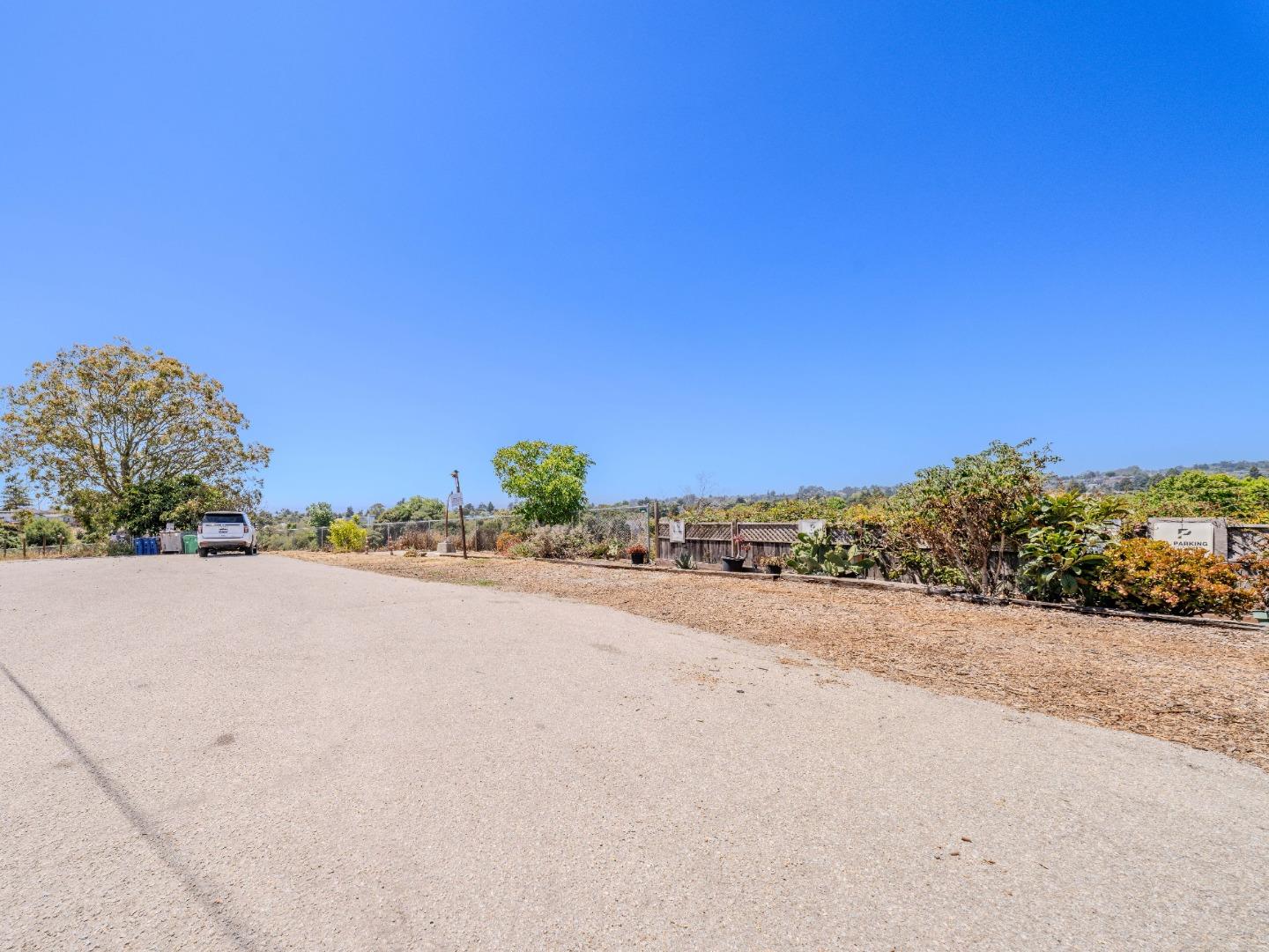 Detail Gallery Image 7 of 14 For 102 W Cliff Dr, Santa Cruz,  CA 95060 - 2 Beds | 1 Baths