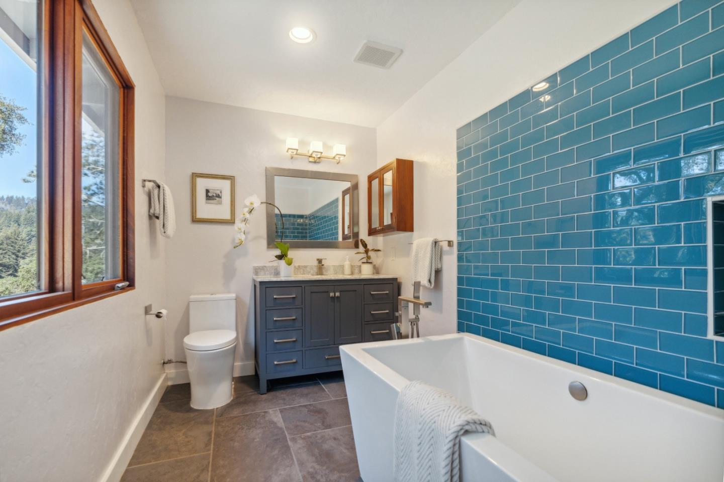 Detail Gallery Image 17 of 72 For 2203 Quail Hollow Rd, Ben Lomond,  CA 95005 - 4 Beds | 2/1 Baths