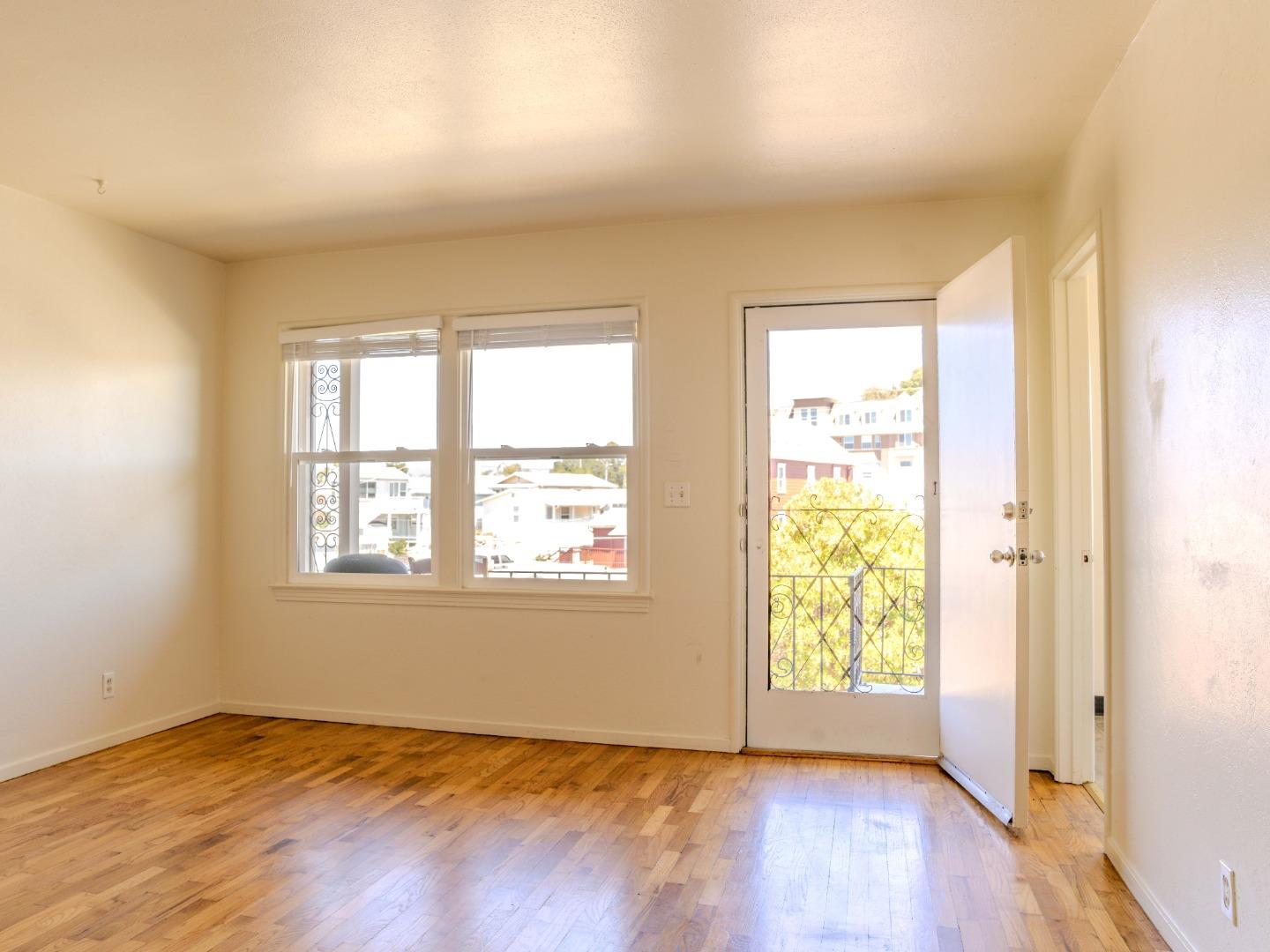 Detail Gallery Image 10 of 25 For 108 W Cliff Dr, Santa Cruz,  CA 95060 - – Beds | – Baths