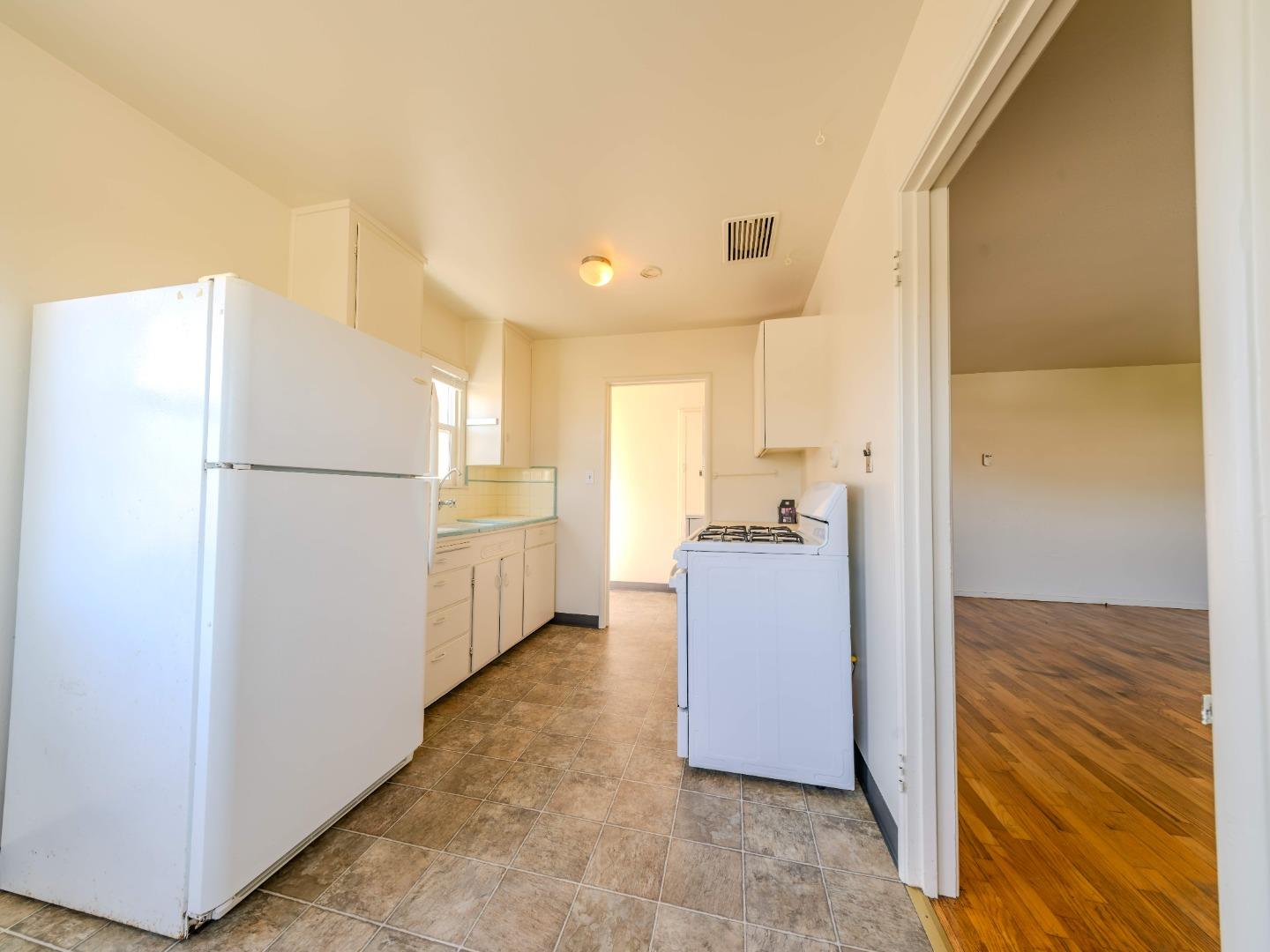 Detail Gallery Image 13 of 25 For 108 W Cliff Dr, Santa Cruz,  CA 95060 - – Beds | – Baths