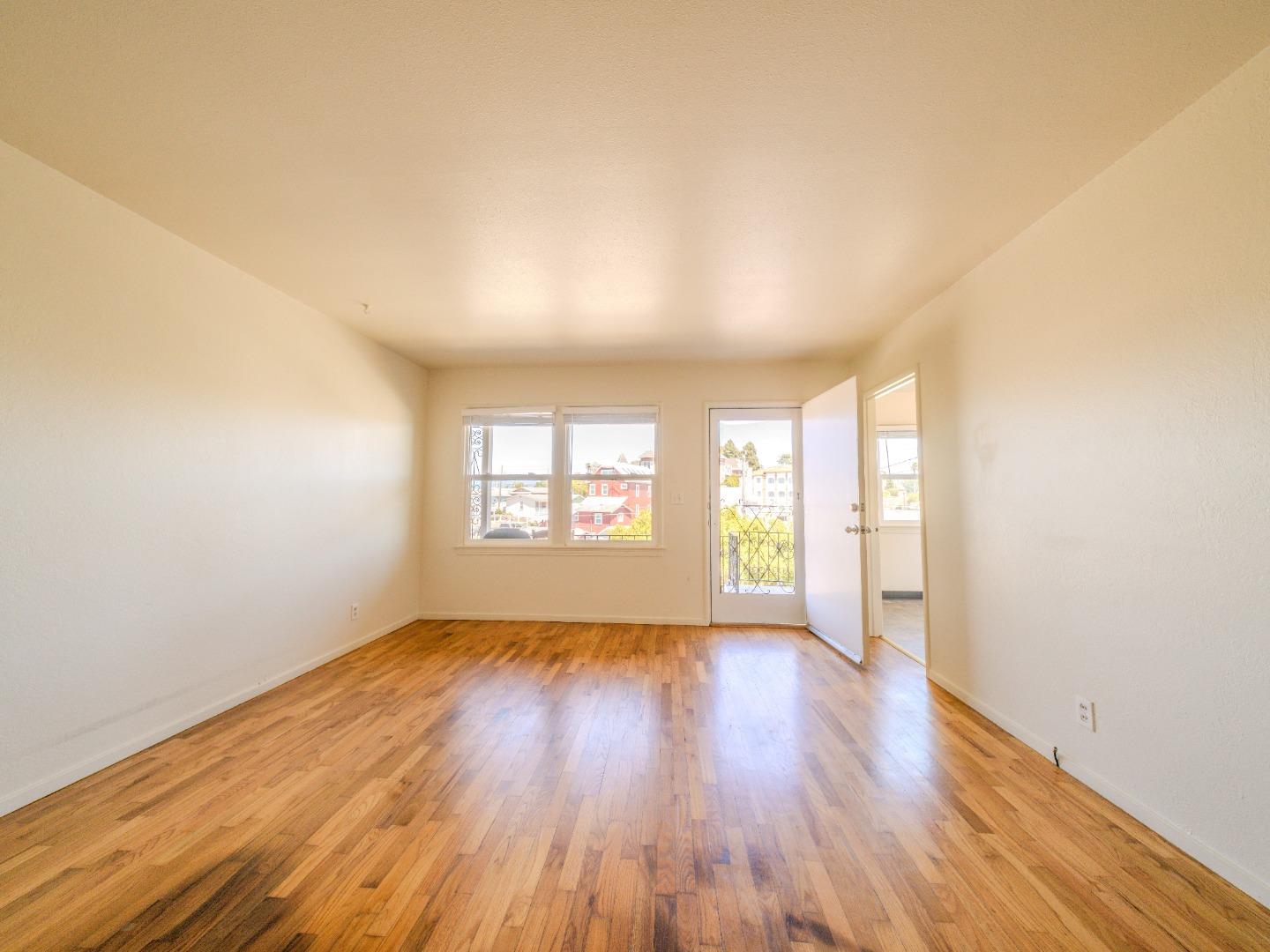 Detail Gallery Image 15 of 25 For 108 W Cliff Dr, Santa Cruz,  CA 95060 - – Beds | – Baths