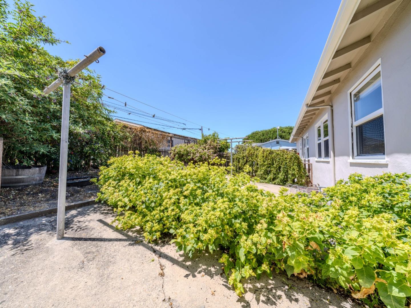 Detail Gallery Image 7 of 25 For 108 W Cliff Dr, Santa Cruz,  CA 95060 - – Beds | – Baths