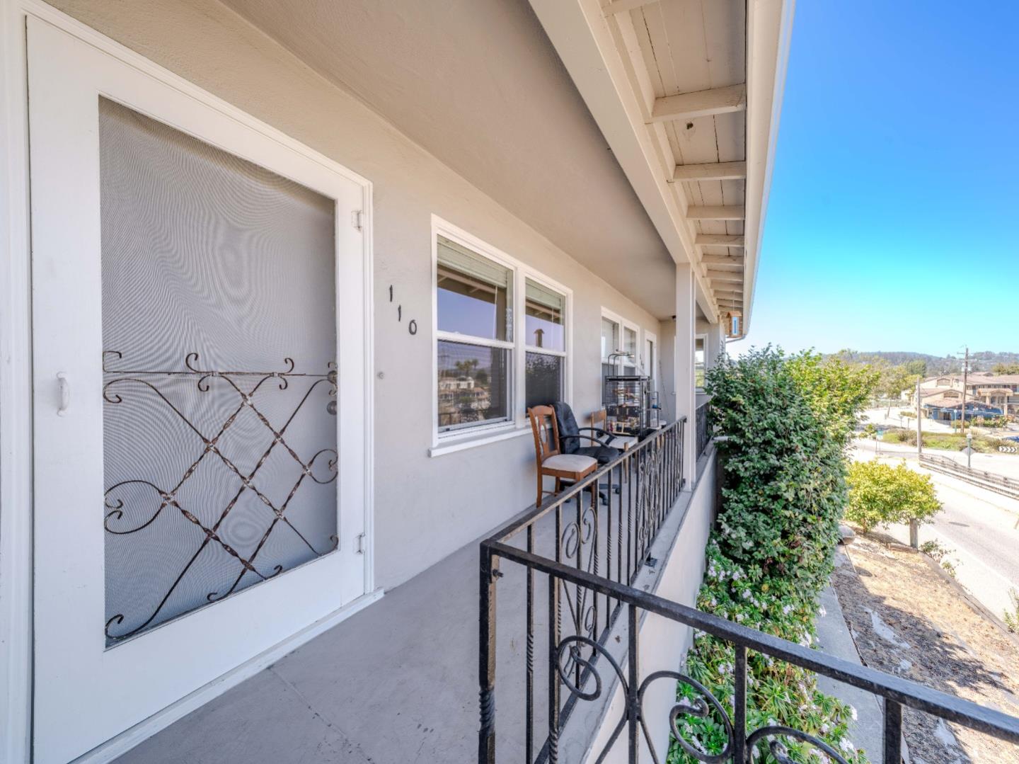 Detail Gallery Image 8 of 25 For 108 W Cliff Dr, Santa Cruz,  CA 95060 - – Beds | – Baths