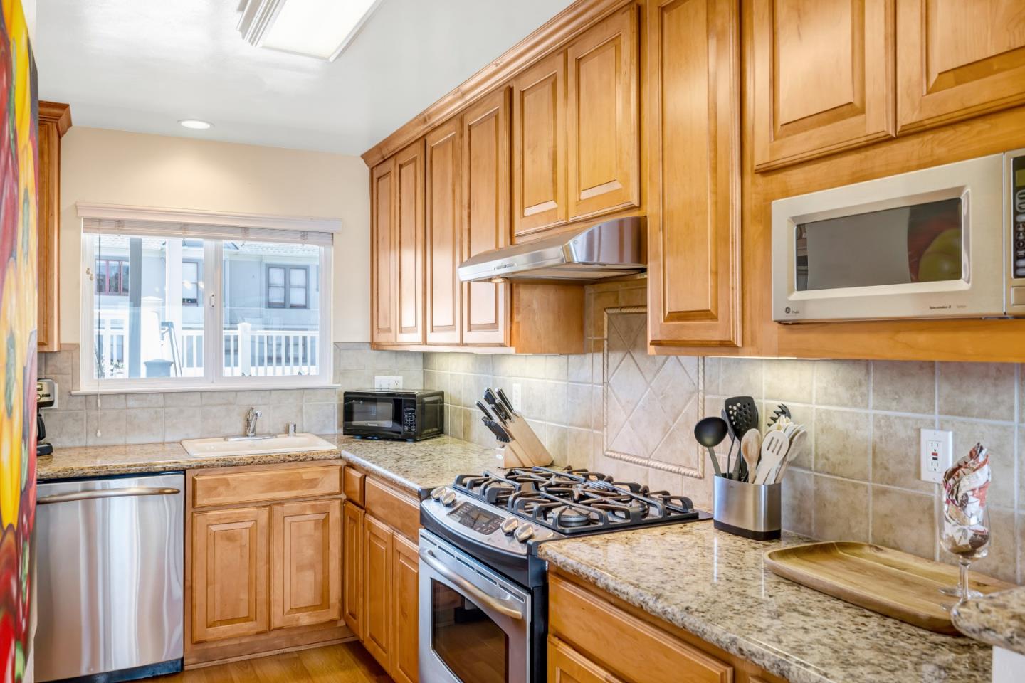 Detail Gallery Image 16 of 53 For 585 Ocean View Blvd #3,  Pacific Grove,  CA 93950 - 2 Beds | 1/1 Baths