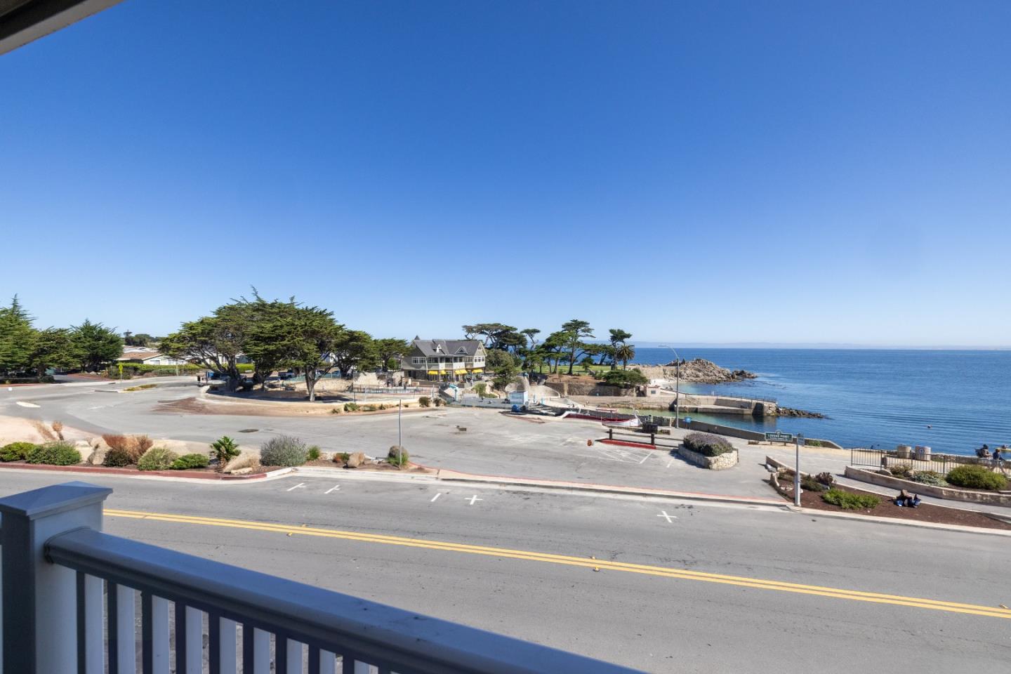 Detail Gallery Image 32 of 53 For 585 Ocean View Blvd #3,  Pacific Grove,  CA 93950 - 2 Beds | 1/1 Baths