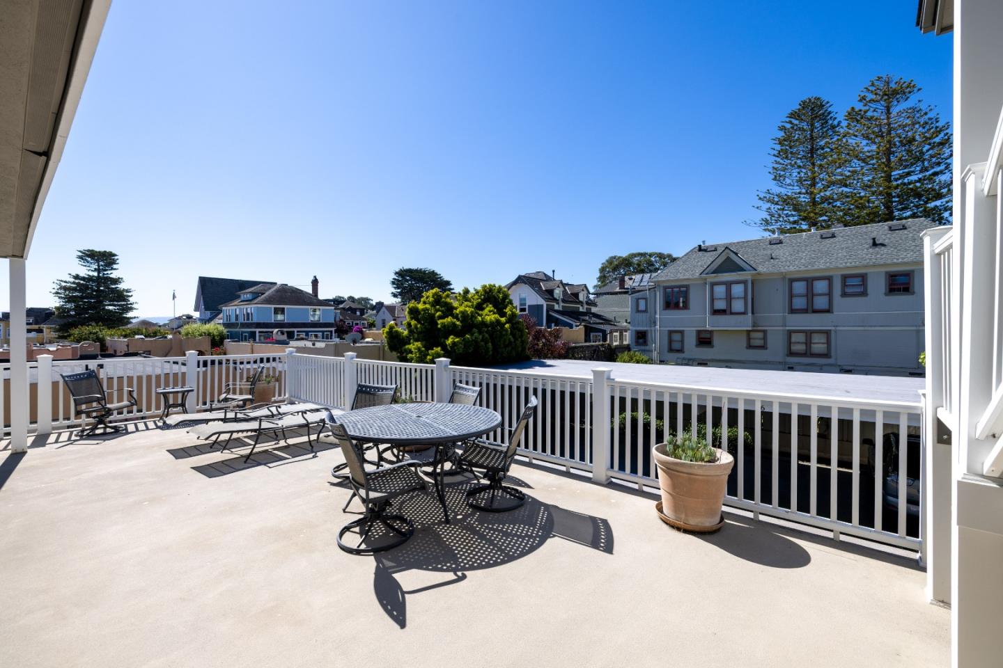 Detail Gallery Image 34 of 53 For 585 Ocean View Blvd #3,  Pacific Grove,  CA 93950 - 2 Beds | 1/1 Baths