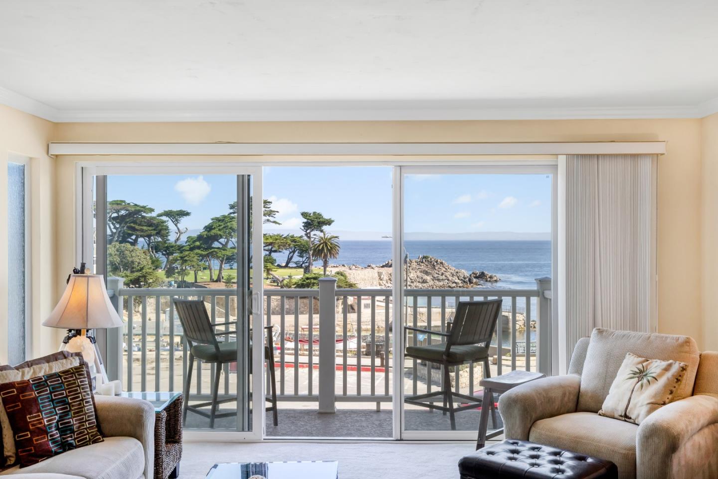 Detail Gallery Image 7 of 53 For 585 Ocean View Blvd #3,  Pacific Grove,  CA 93950 - 2 Beds | 1/1 Baths